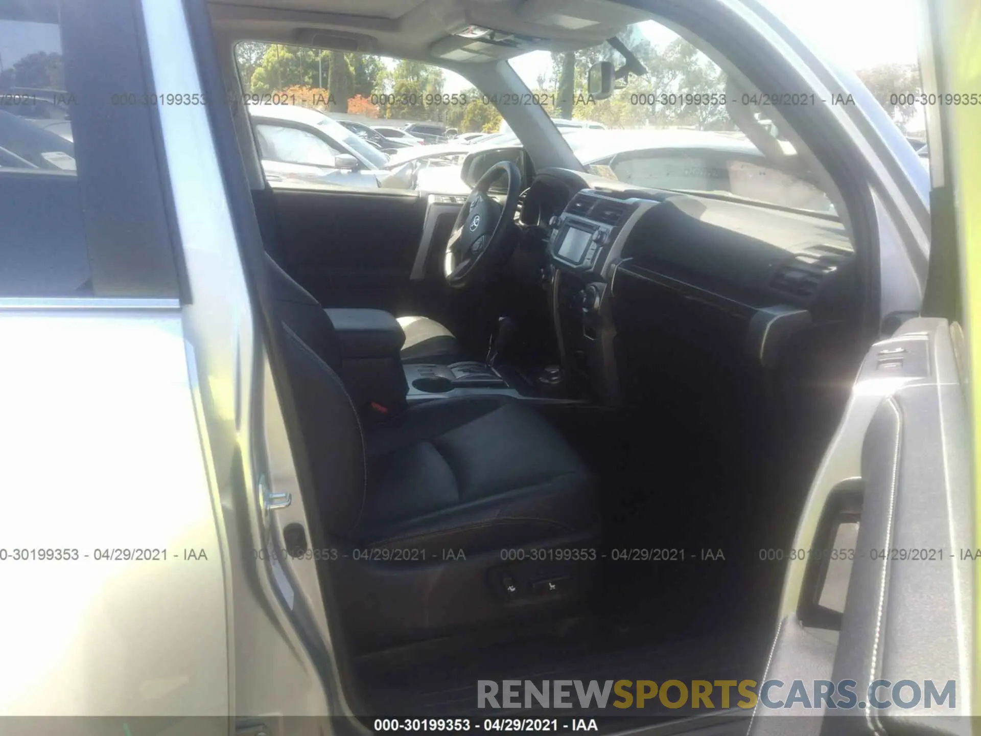 5 fotografías del automóvil dañado JTEBU5JR8K5638232 TOYOTA 4RUNNER 2019