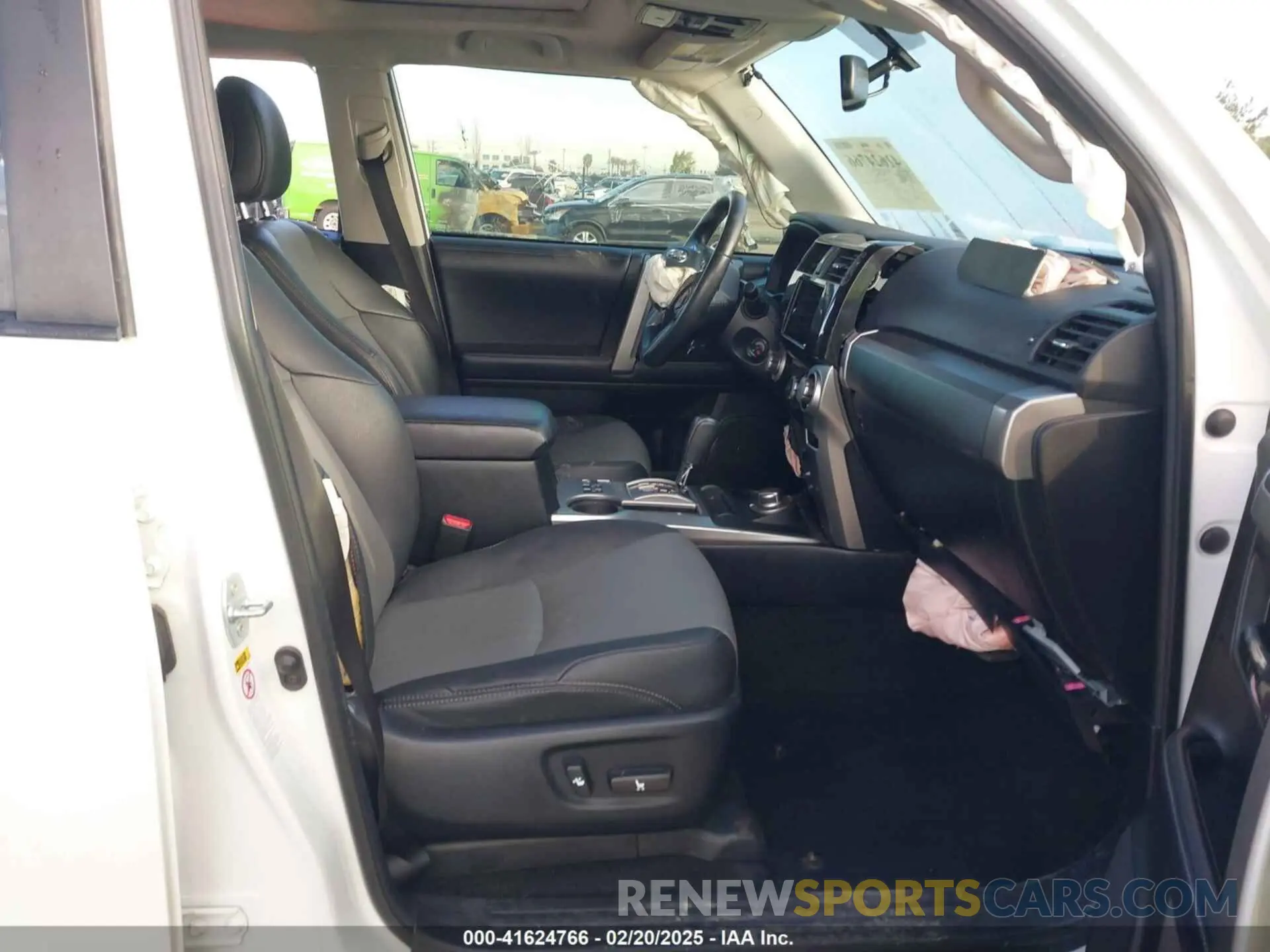 5 fotografías del automóvil dañado JTEBU5JR8K5644399 TOYOTA 4RUNNER 2019