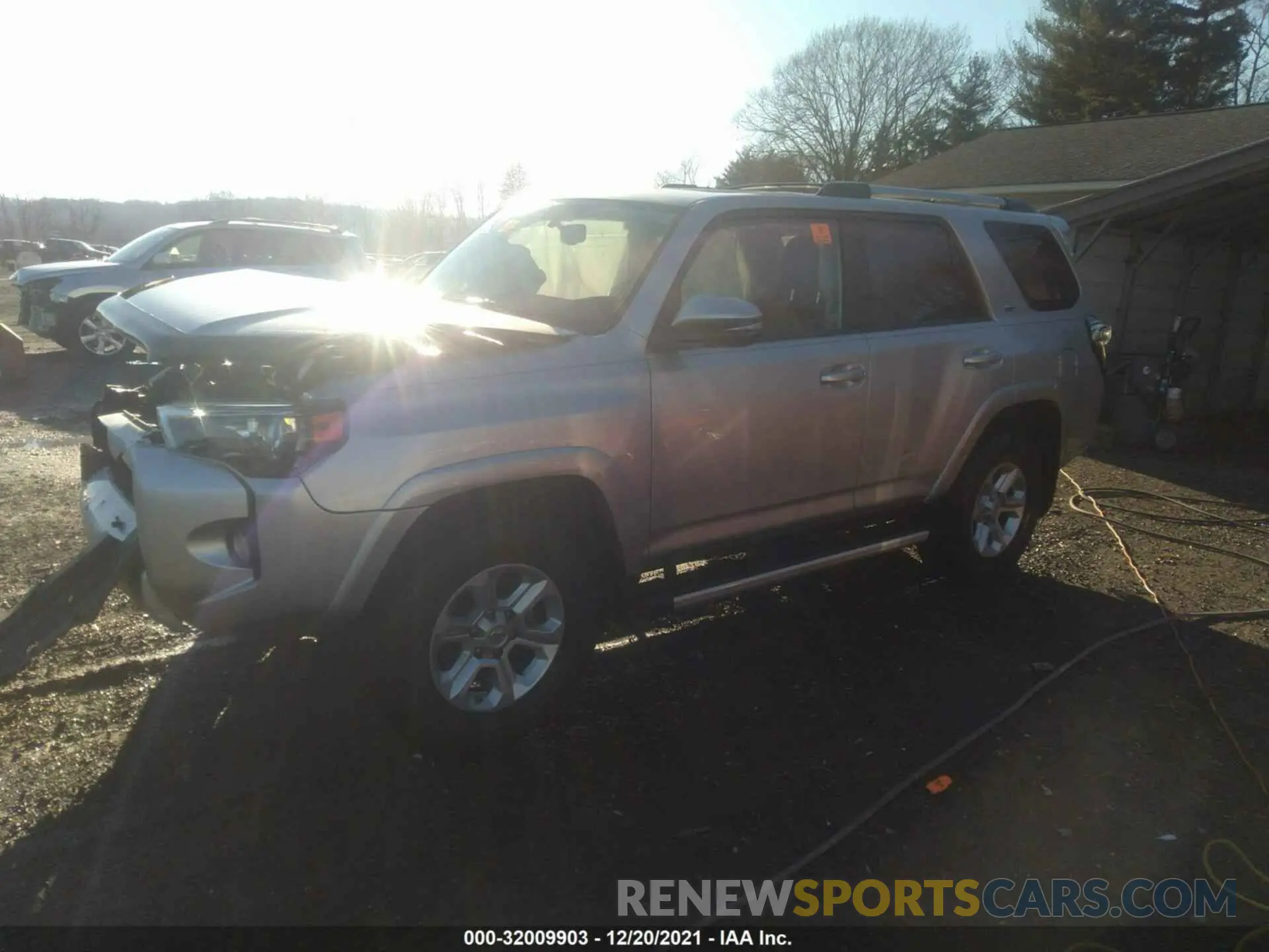 2 fotografías del automóvil dañado JTEBU5JR8K5657993 TOYOTA 4RUNNER 2019