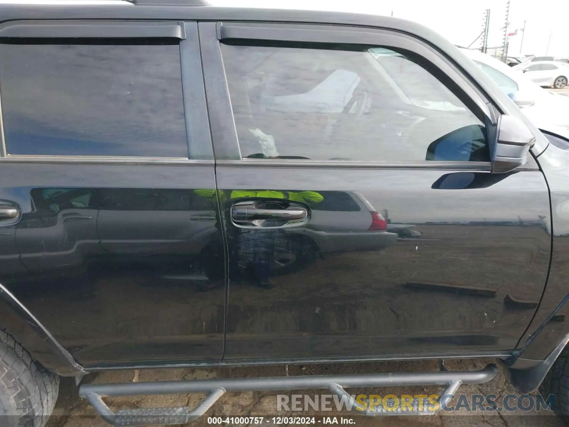13 fotografías del automóvil dañado JTEBU5JR9K5631144 TOYOTA 4RUNNER 2019