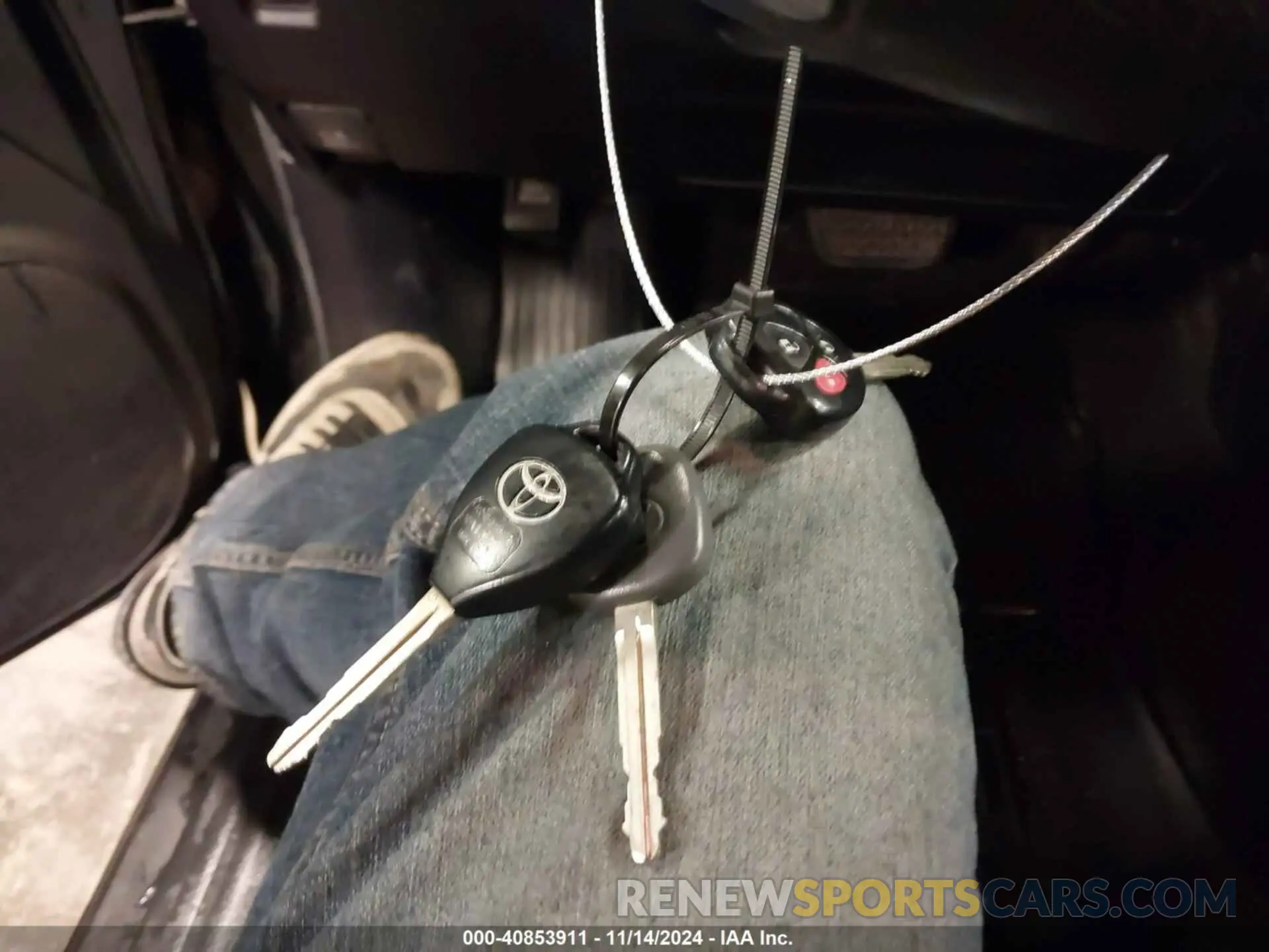 11 fotografías del automóvil dañado JTEBU5JR9K5678934 TOYOTA 4RUNNER 2019