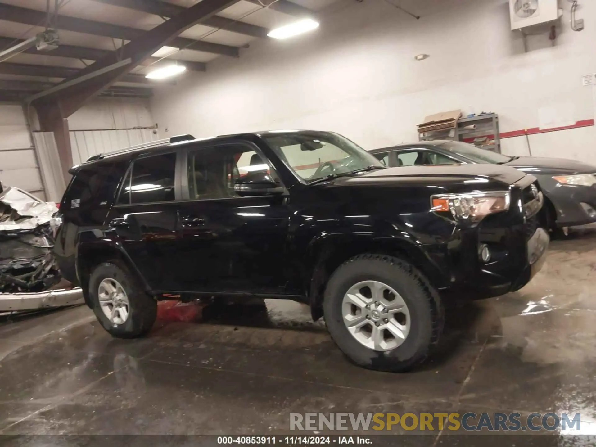 13 fotografías del automóvil dañado JTEBU5JR9K5678934 TOYOTA 4RUNNER 2019