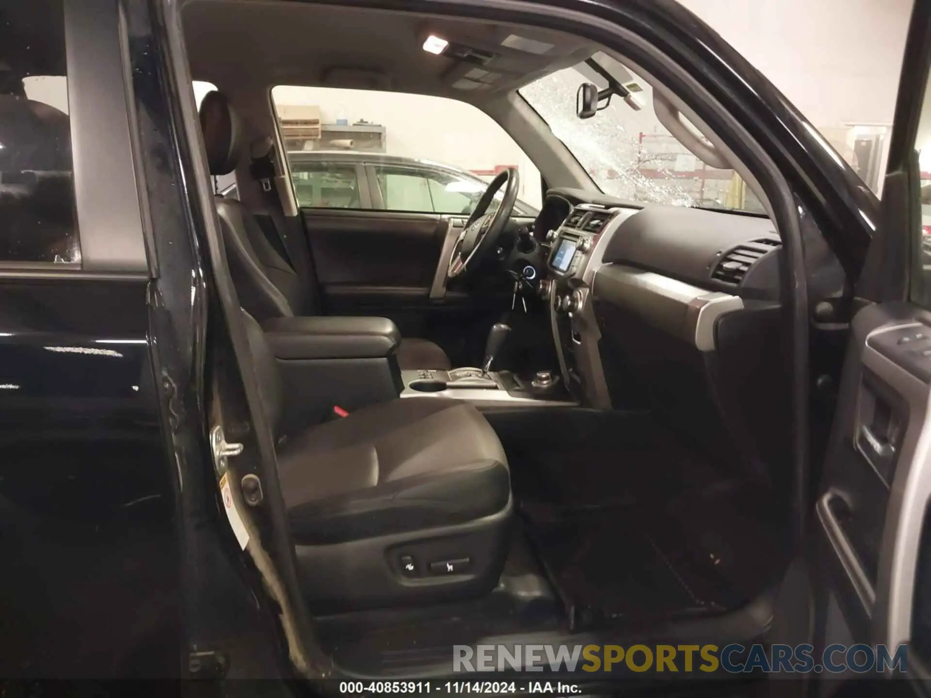 5 fotografías del automóvil dañado JTEBU5JR9K5678934 TOYOTA 4RUNNER 2019