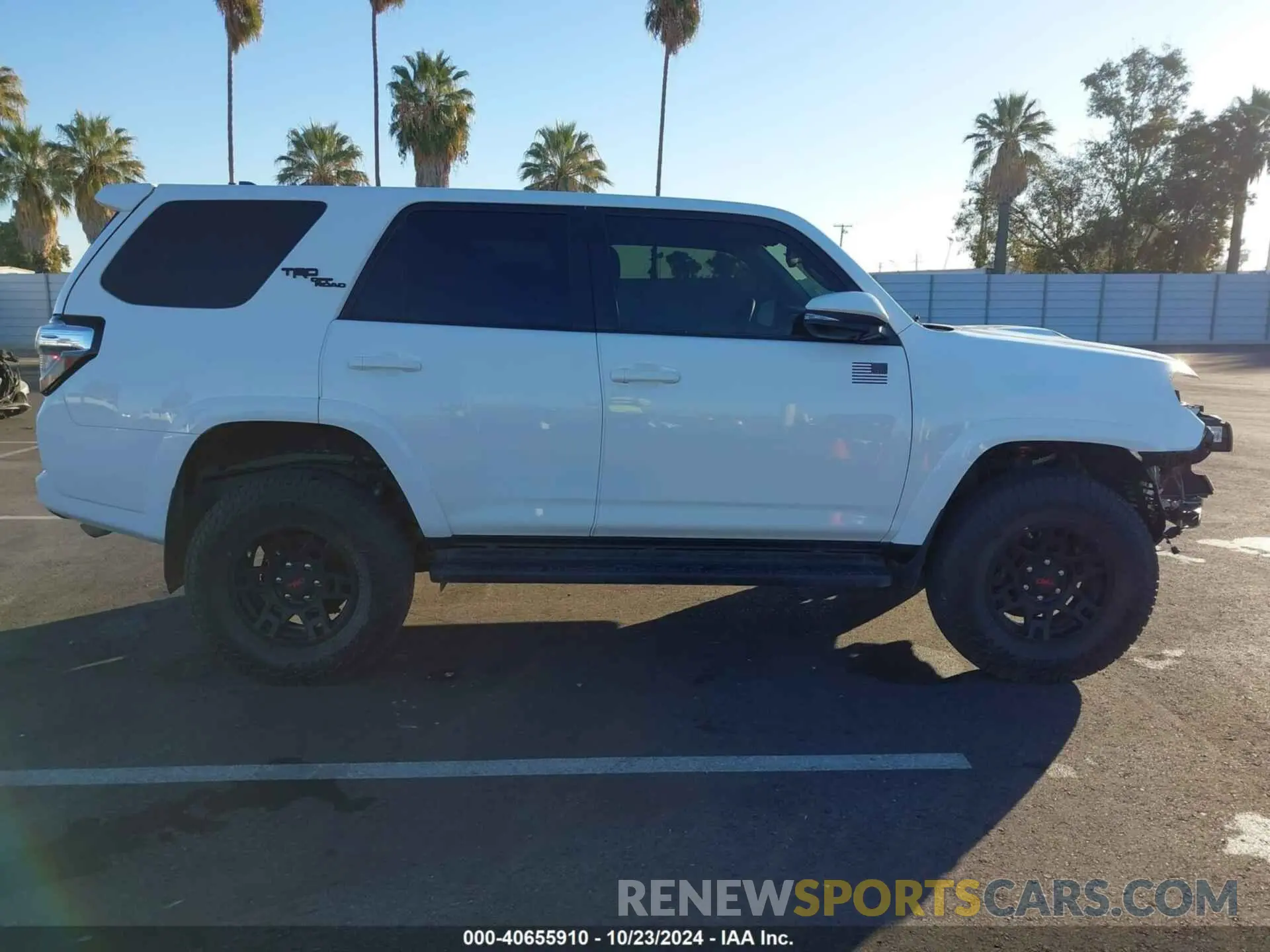 13 fotografías del automóvil dañado JTEBU5JR9K5699024 TOYOTA 4RUNNER 2019