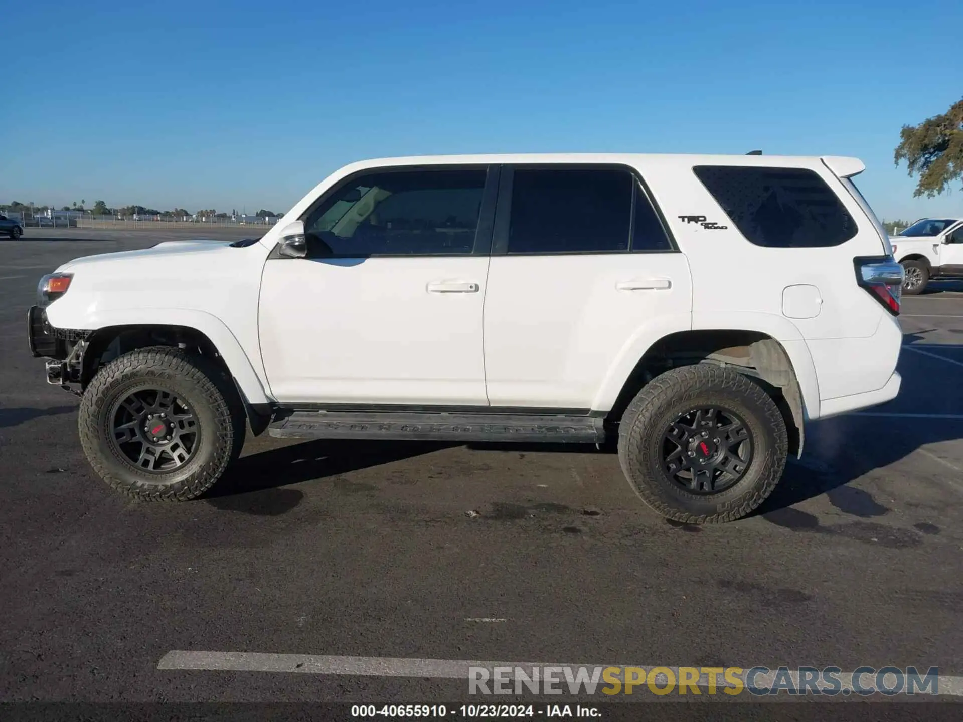 14 fotografías del automóvil dañado JTEBU5JR9K5699024 TOYOTA 4RUNNER 2019