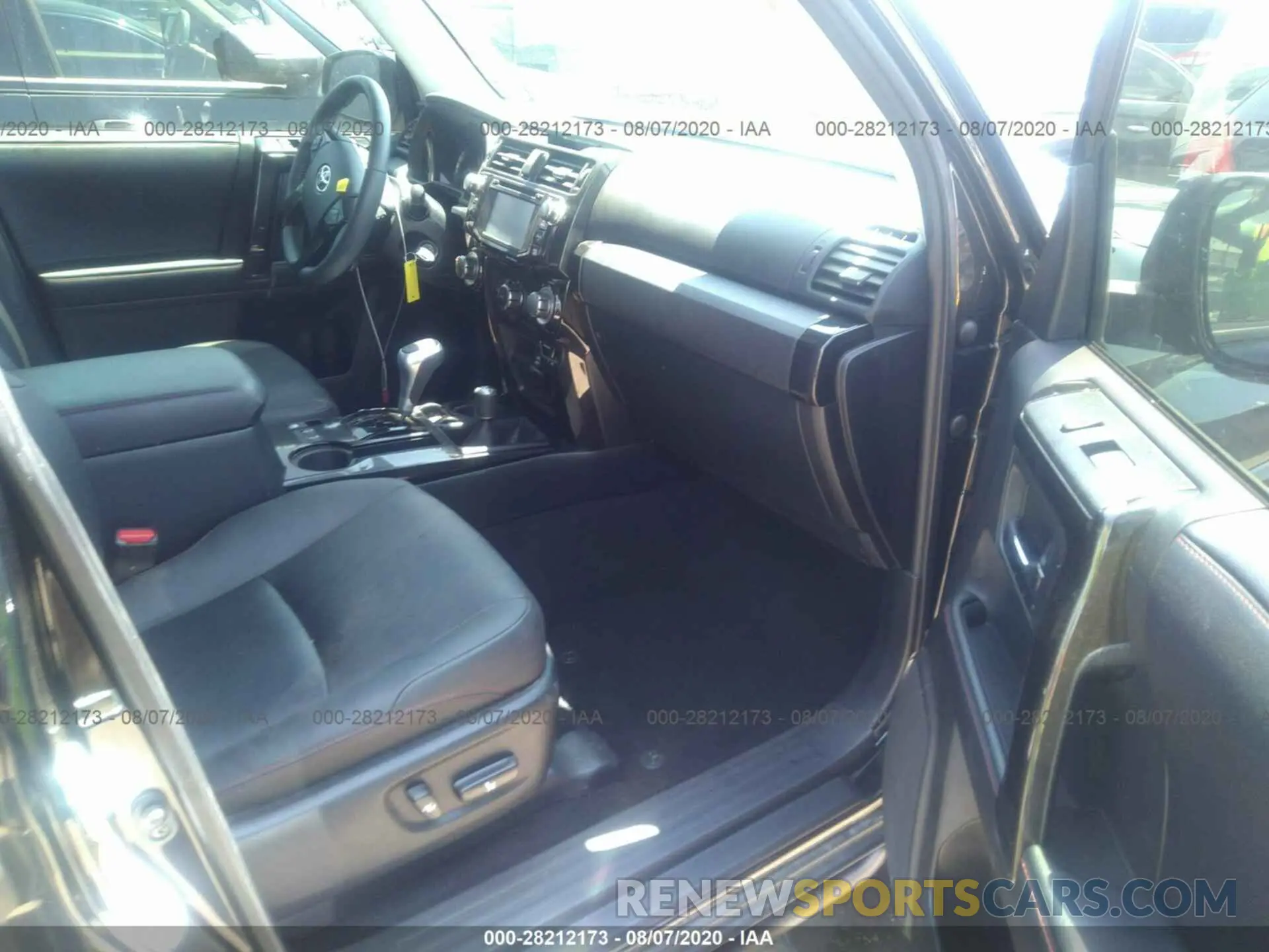 5 fotografías del automóvil dañado JTEBU5JR9K5711687 TOYOTA 4RUNNER 2019