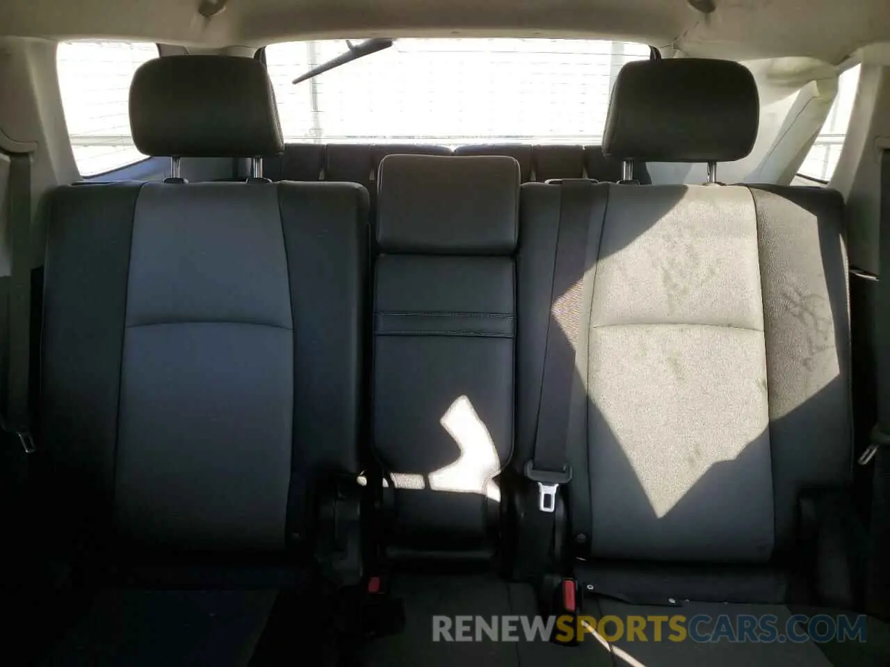 10 fotografías del automóvil dañado JTEBU5JR9K5729705 TOYOTA 4RUNNER 2019