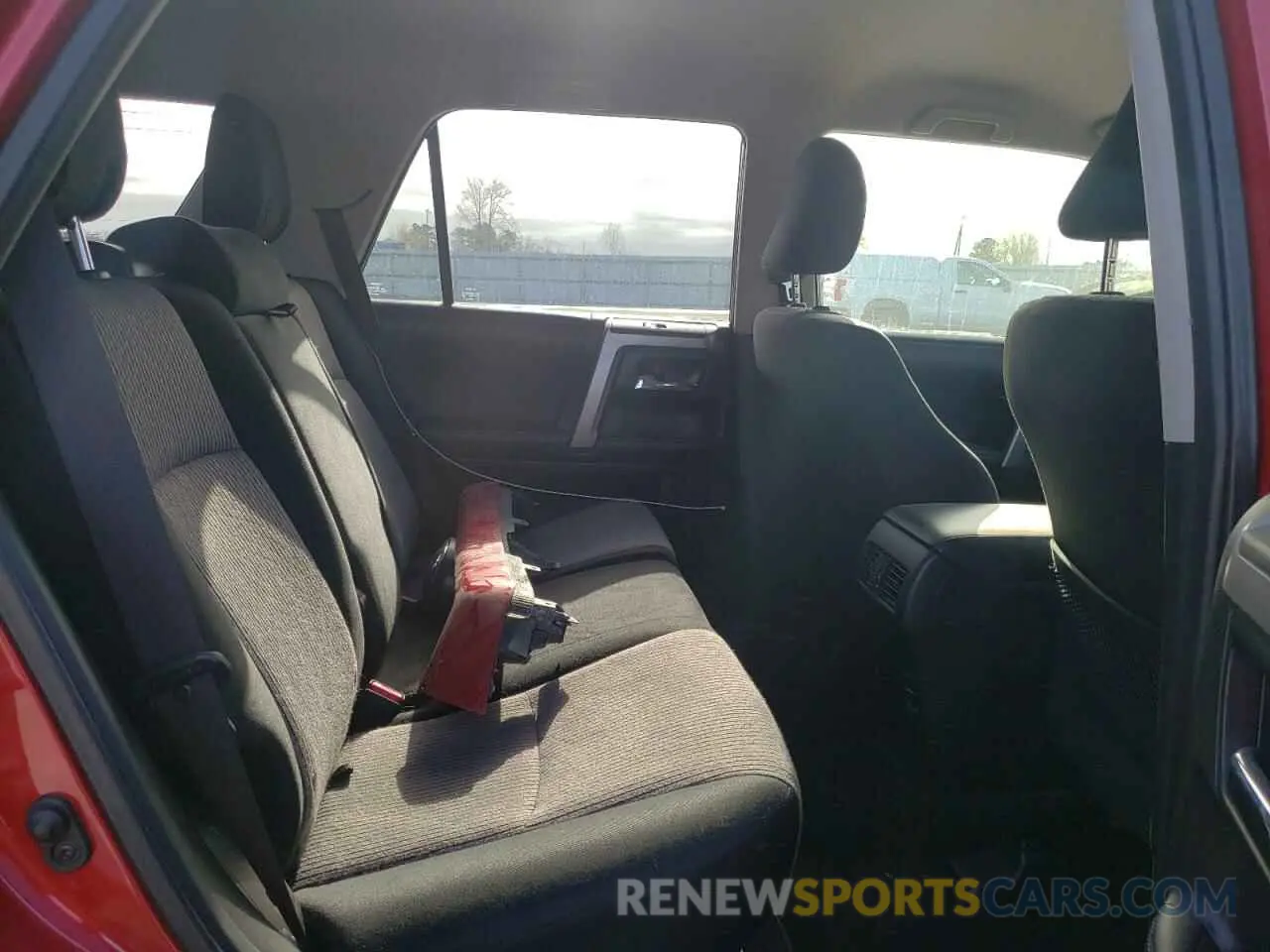 11 fotografías del automóvil dañado JTEBU5JRXK5613395 TOYOTA 4RUNNER 2019