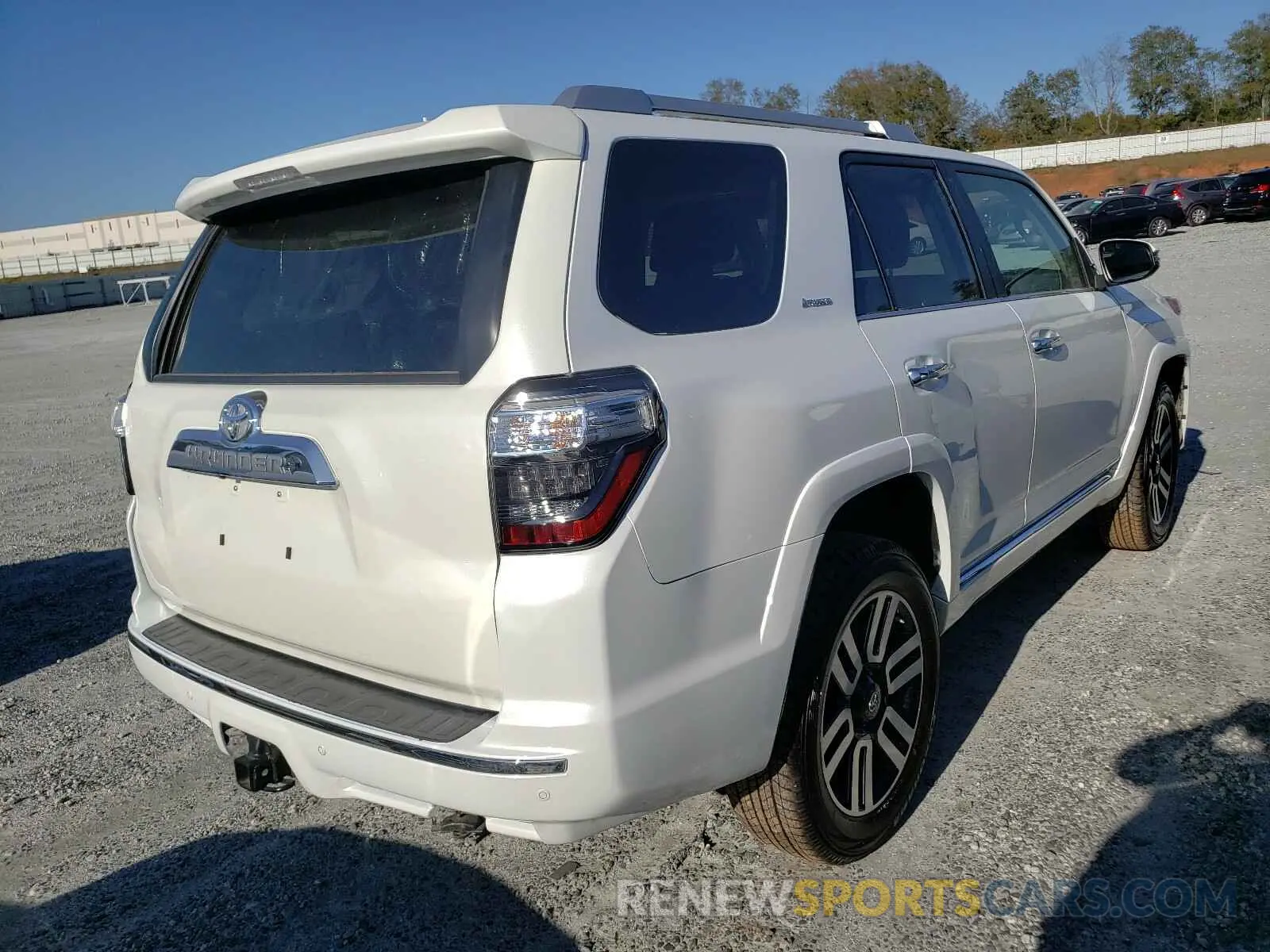 4 fotografías del automóvil dañado JTEBU5JRXK5631461 TOYOTA 4RUNNER 2019