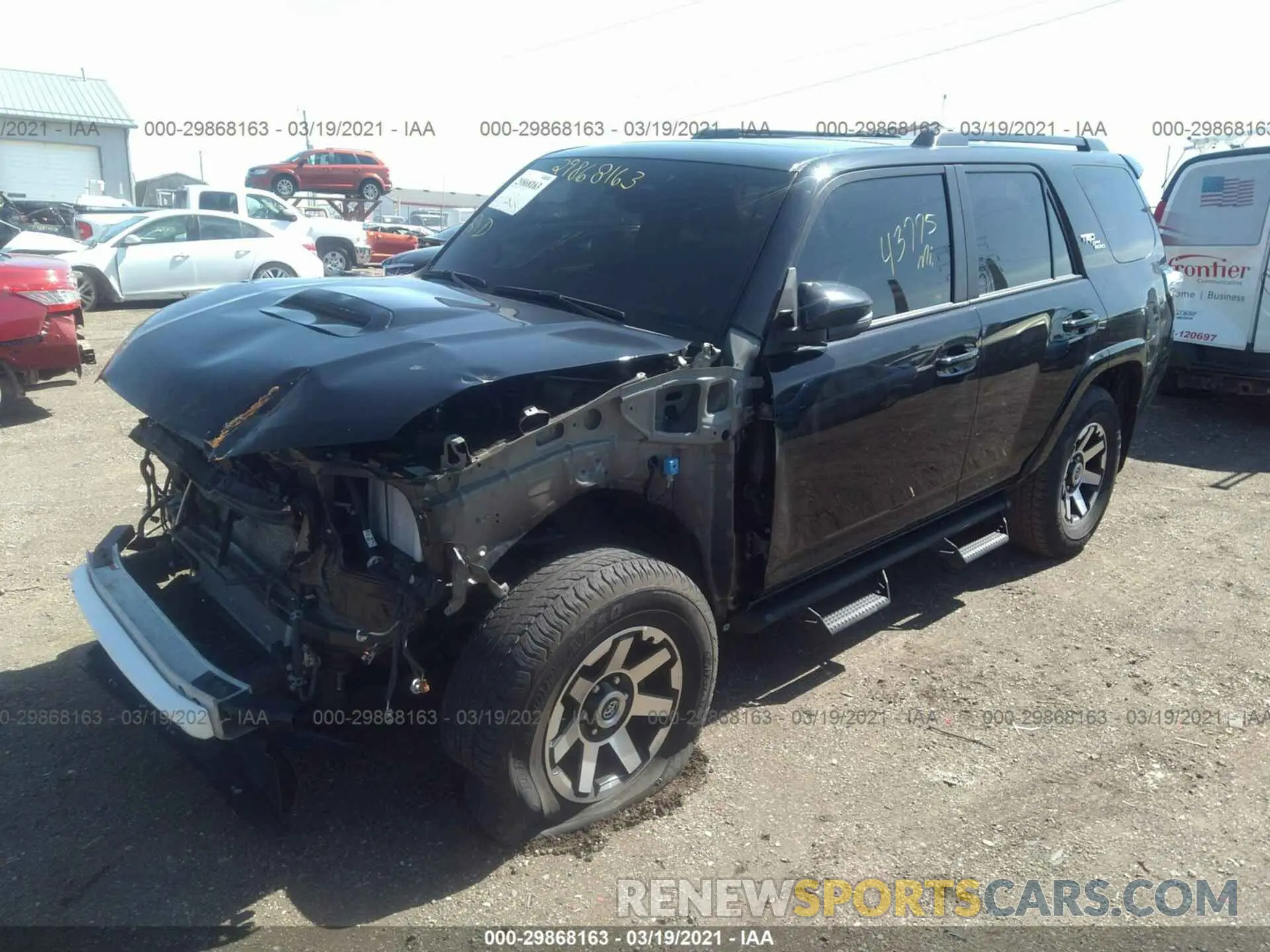 2 fotografías del automóvil dañado JTEBU5JRXK5631850 TOYOTA 4RUNNER 2019