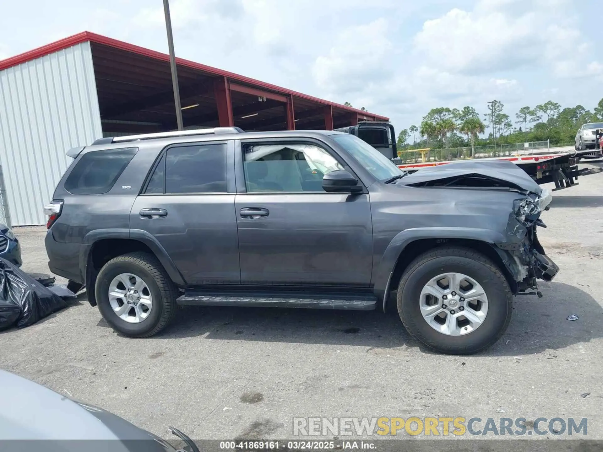 13 fotografías del automóvil dañado JTEBU5JRXK5638880 TOYOTA 4RUNNER 2019