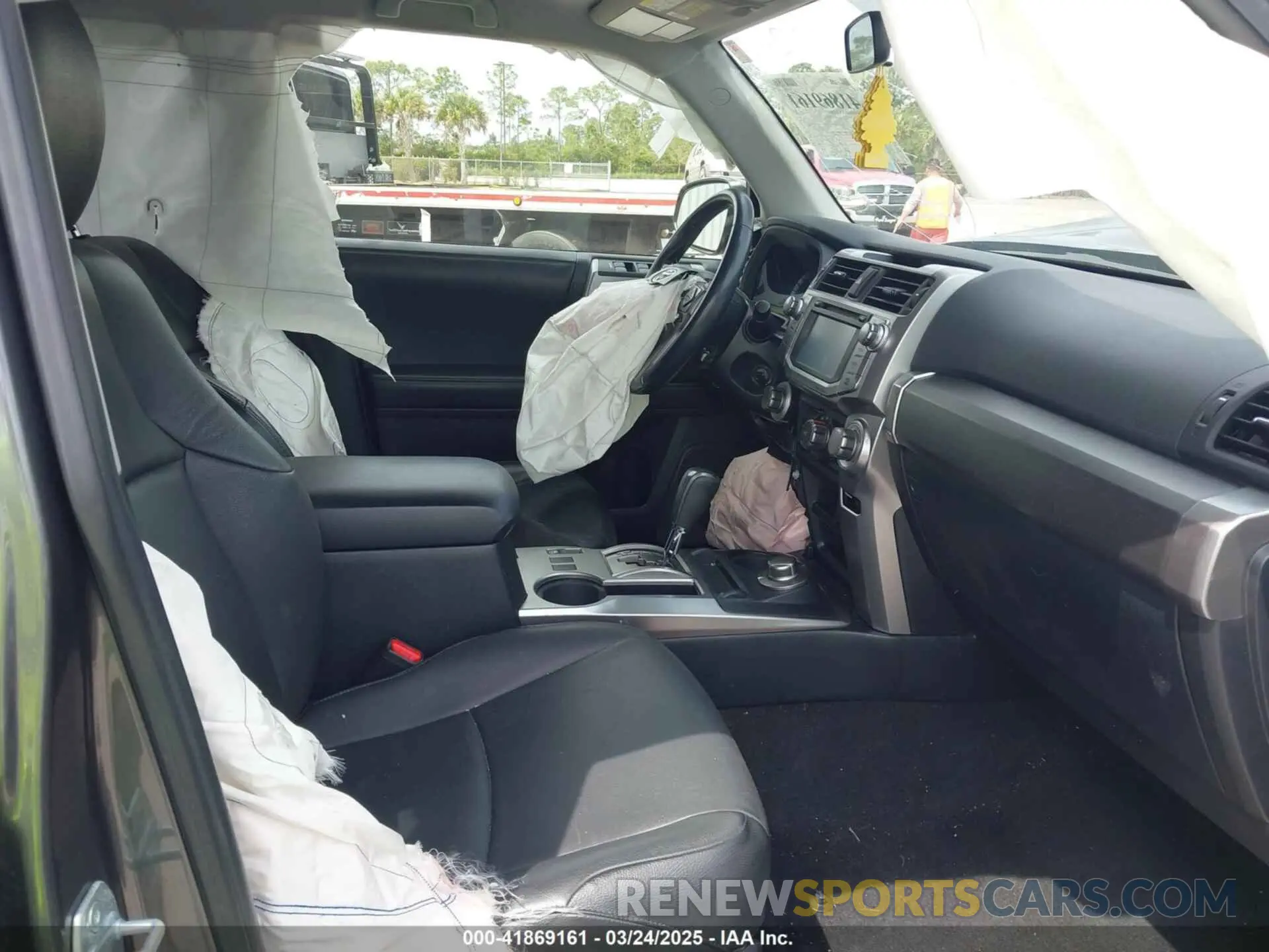 5 fotografías del automóvil dañado JTEBU5JRXK5638880 TOYOTA 4RUNNER 2019