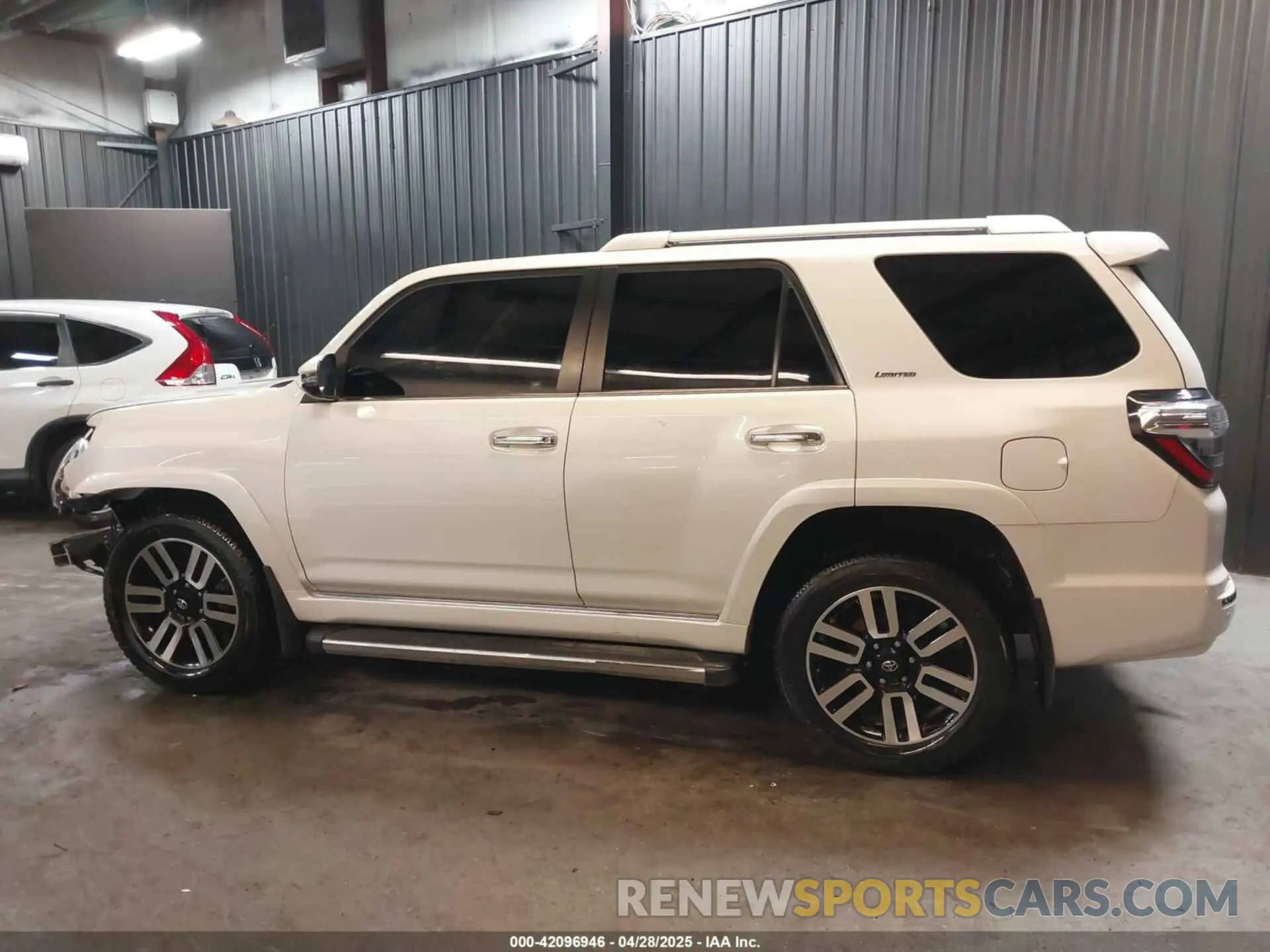 15 fotografías del automóvil dañado JTEBU5JRXK5678456 TOYOTA 4RUNNER 2019