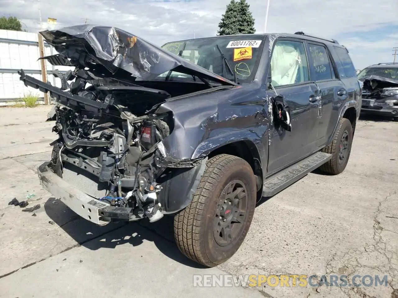 2 fotografías del automóvil dañado JTEBU5JRXK5701038 TOYOTA 4RUNNER 2019