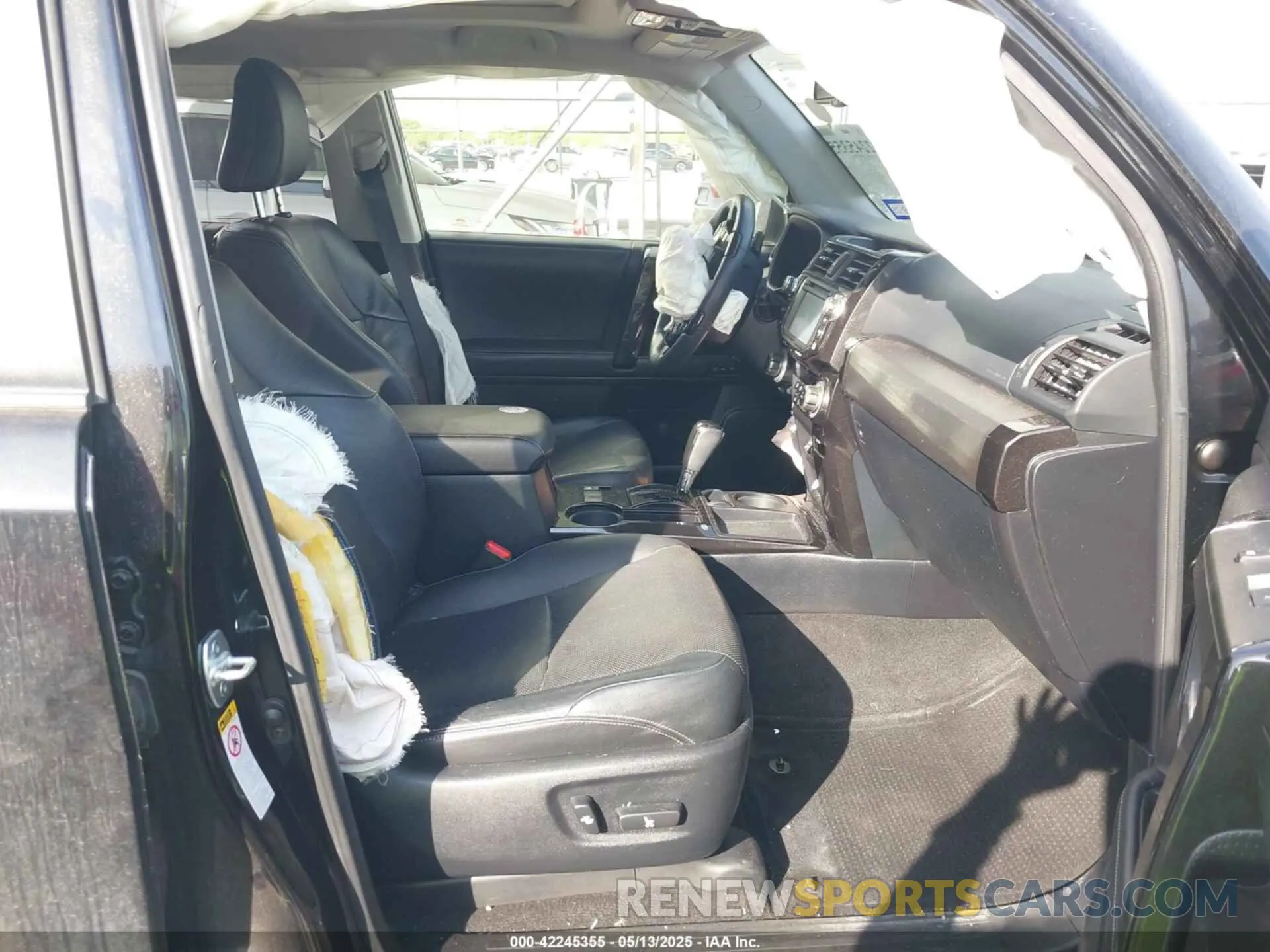 5 fotografías del automóvil dañado JTEZU5JR0K5210007 TOYOTA 4RUNNER 2019