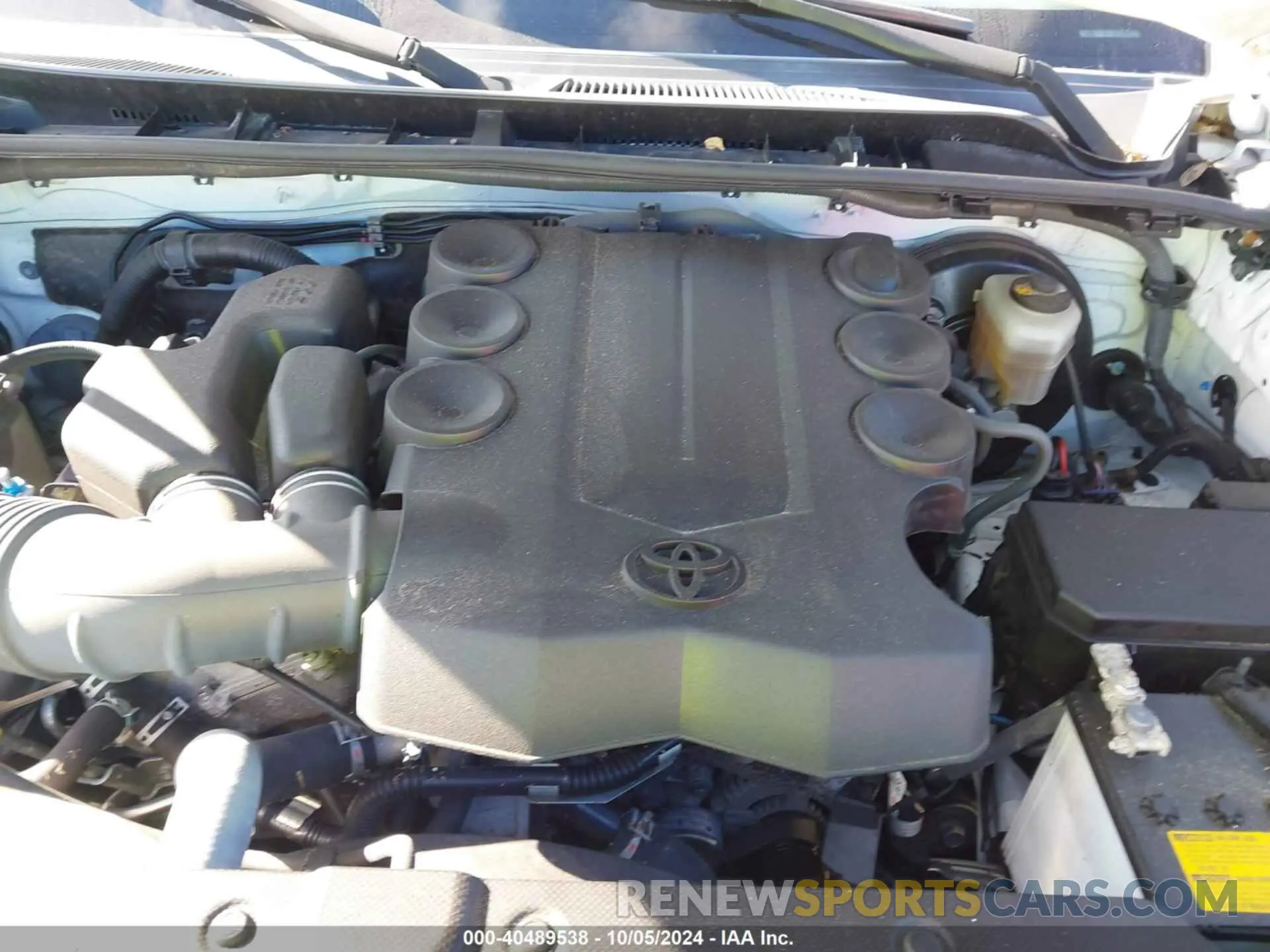 10 fotografías del automóvil dañado JTEZU5JR1K5211893 TOYOTA 4RUNNER 2019