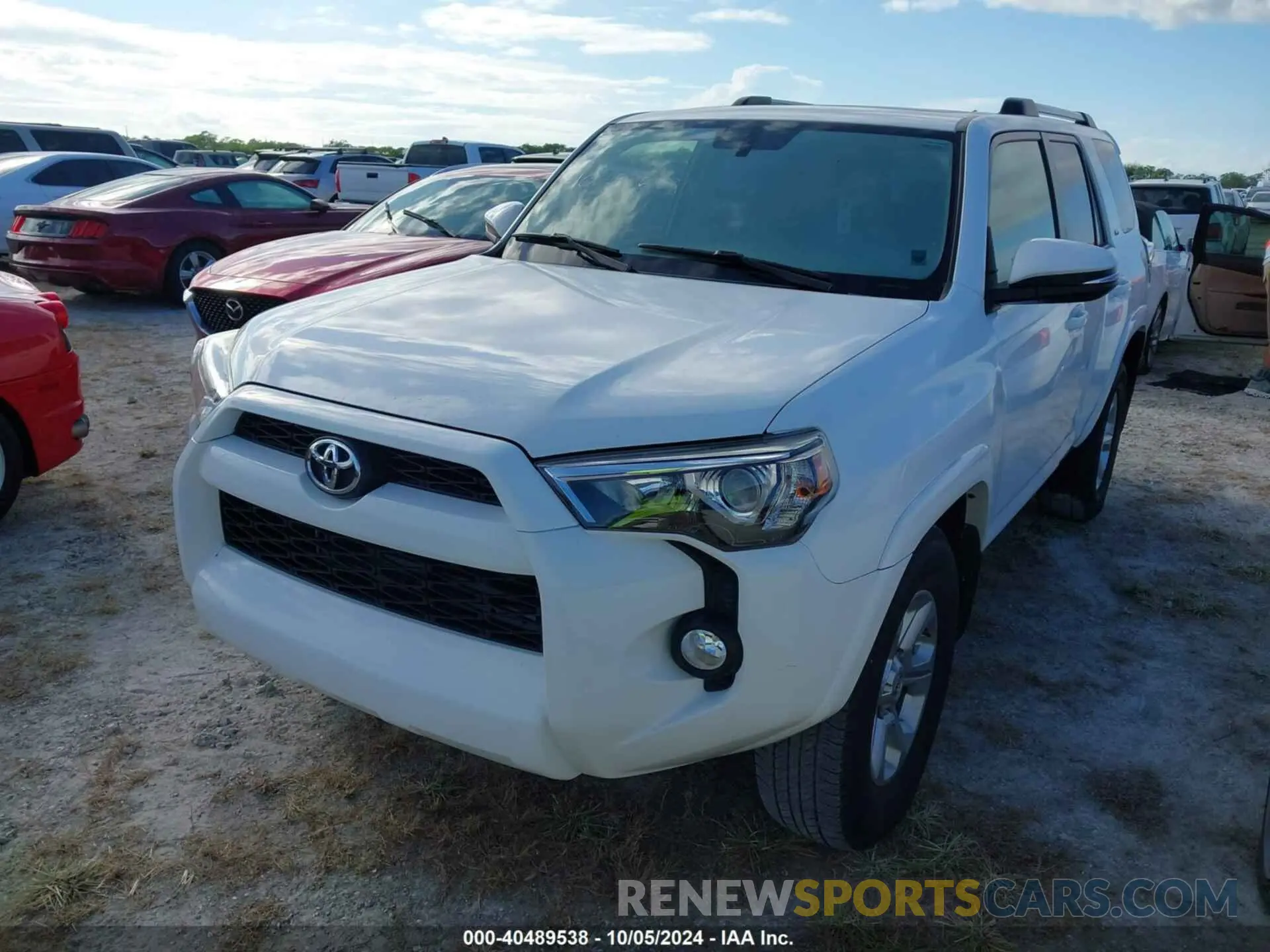 2 fotografías del automóvil dañado JTEZU5JR1K5211893 TOYOTA 4RUNNER 2019