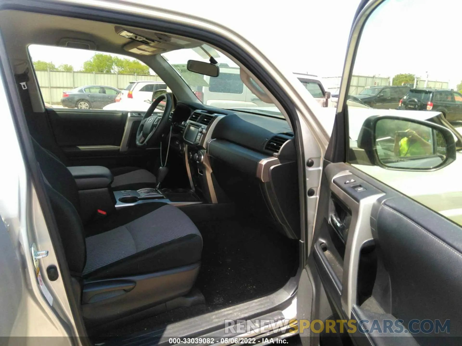 5 fotografías del automóvil dañado JTEZU5JR2K5198099 TOYOTA 4RUNNER 2019