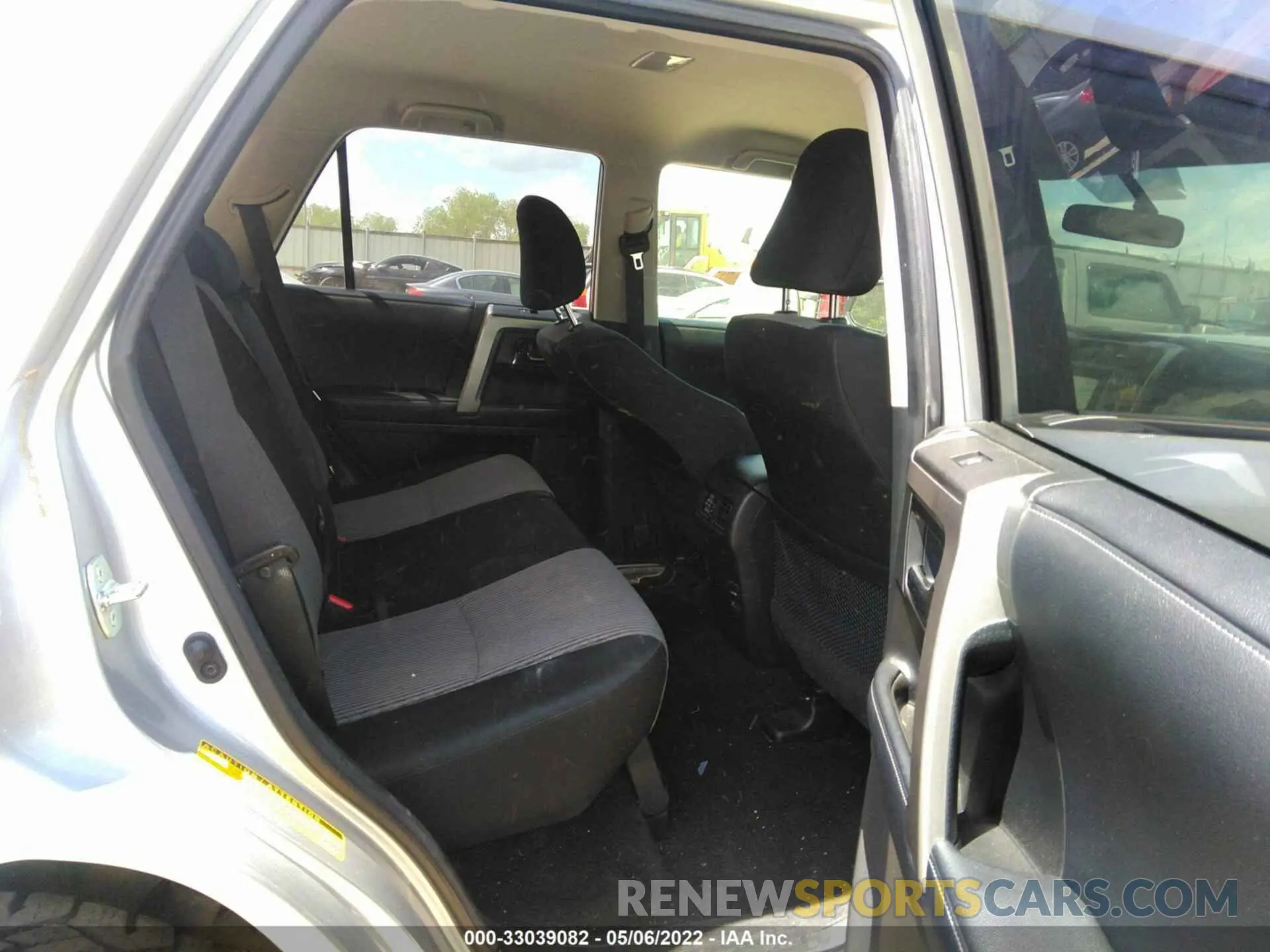 8 fotografías del automóvil dañado JTEZU5JR2K5198099 TOYOTA 4RUNNER 2019