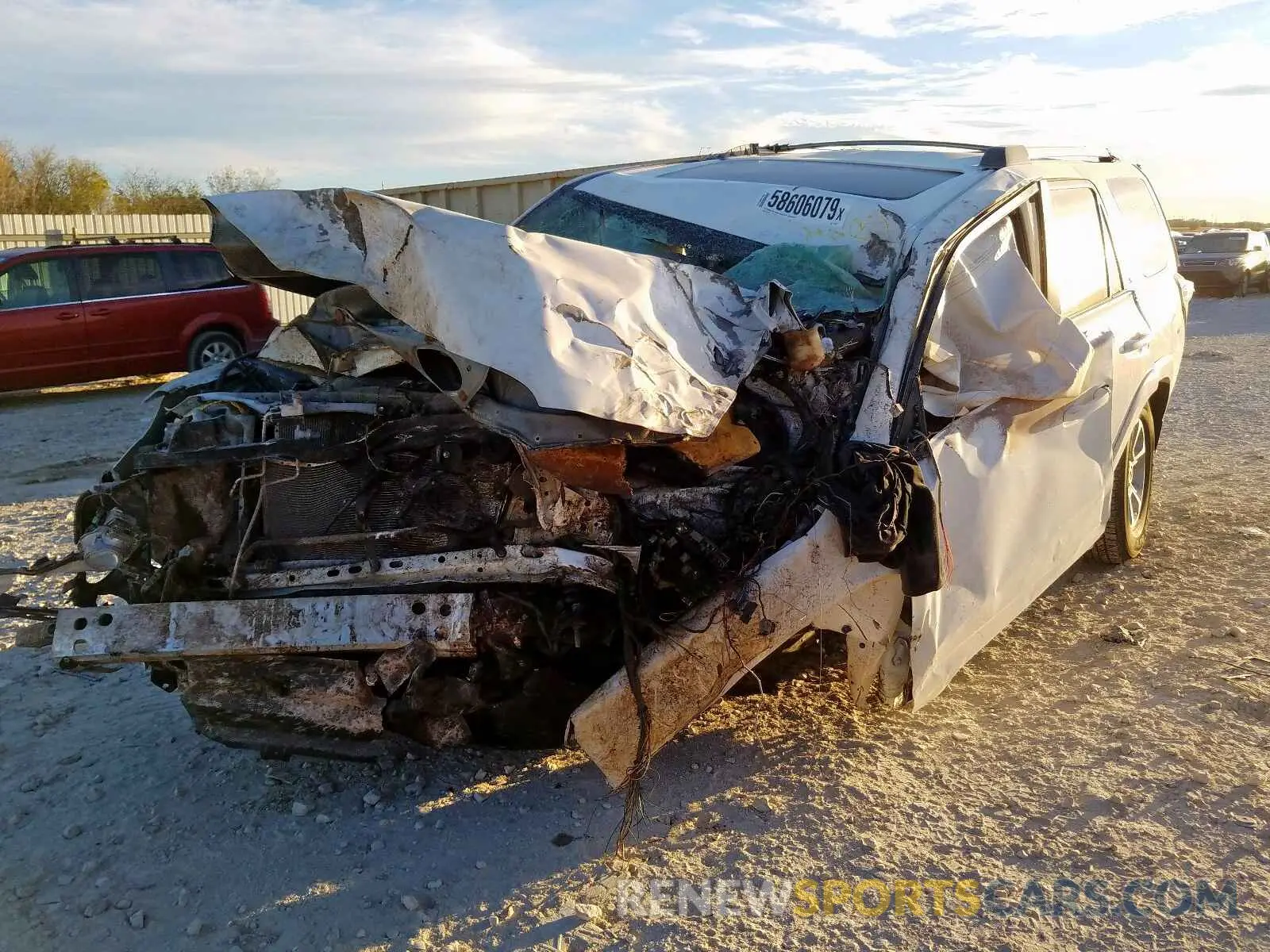 2 fotografías del automóvil dañado JTEZU5JR3K5210857 TOYOTA 4RUNNER 2019