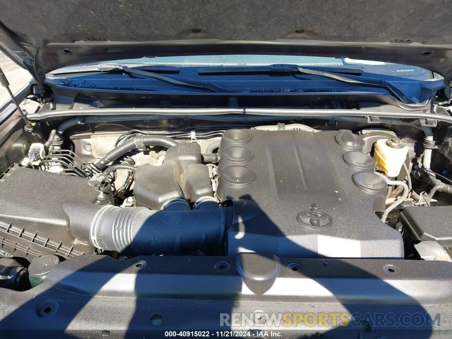 10 fotografías del automóvil dañado JTEZU5JR6K5209525 TOYOTA 4RUNNER 2019