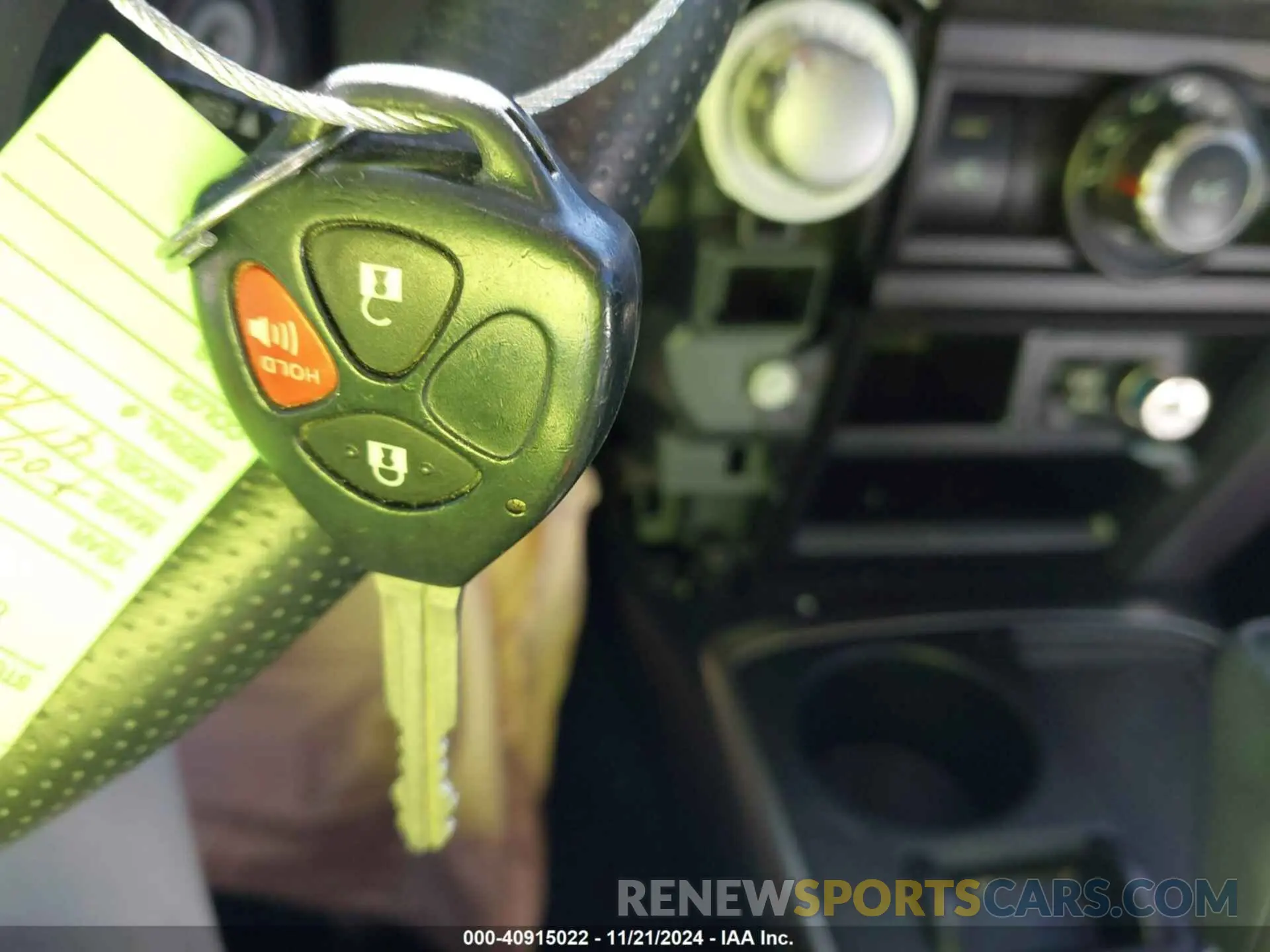 11 fotografías del automóvil dañado JTEZU5JR6K5209525 TOYOTA 4RUNNER 2019