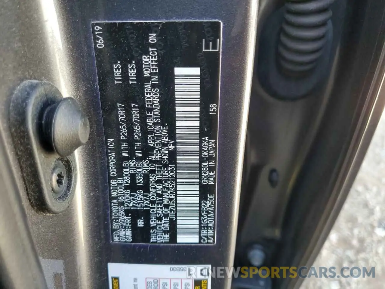 13 fotografías del automóvil dañado JTEZU5JR7K5212031 TOYOTA 4RUNNER 2019