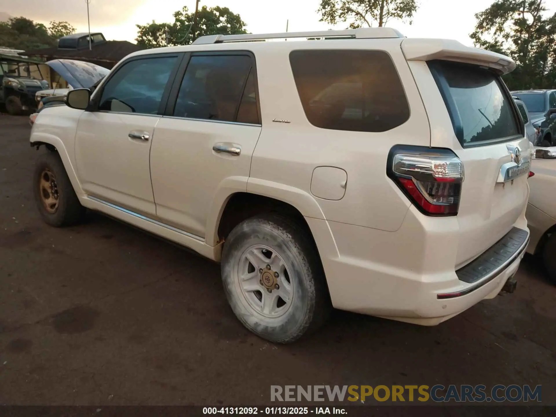 3 fotografías del automóvil dañado JTEZU5JR8K5208439 TOYOTA 4RUNNER 2019