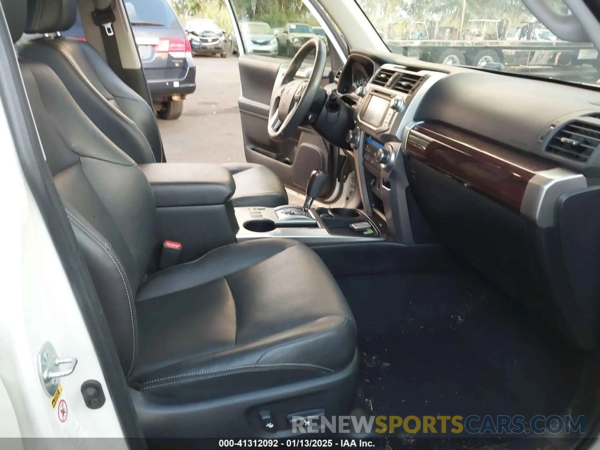 5 fotografías del automóvil dañado JTEZU5JR8K5208439 TOYOTA 4RUNNER 2019