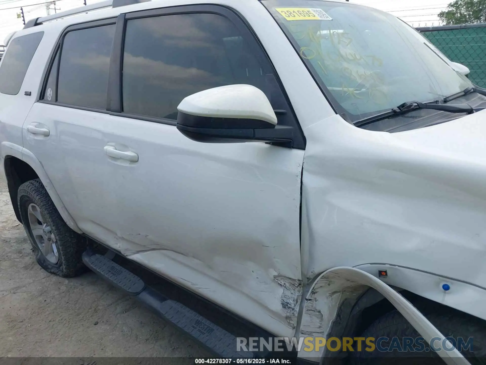12 fotografías del automóvil dañado JTEZU5JRXK5198643 TOYOTA 4RUNNER 2019