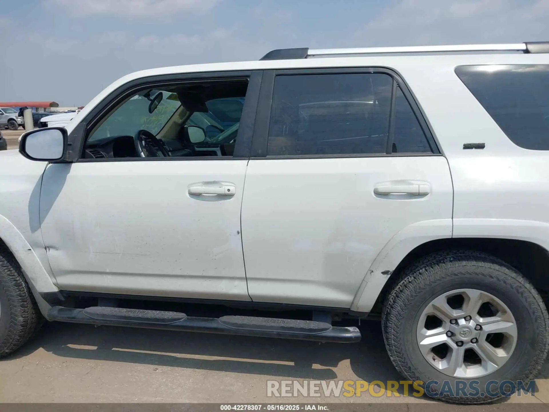 13 fotografías del automóvil dañado JTEZU5JRXK5198643 TOYOTA 4RUNNER 2019