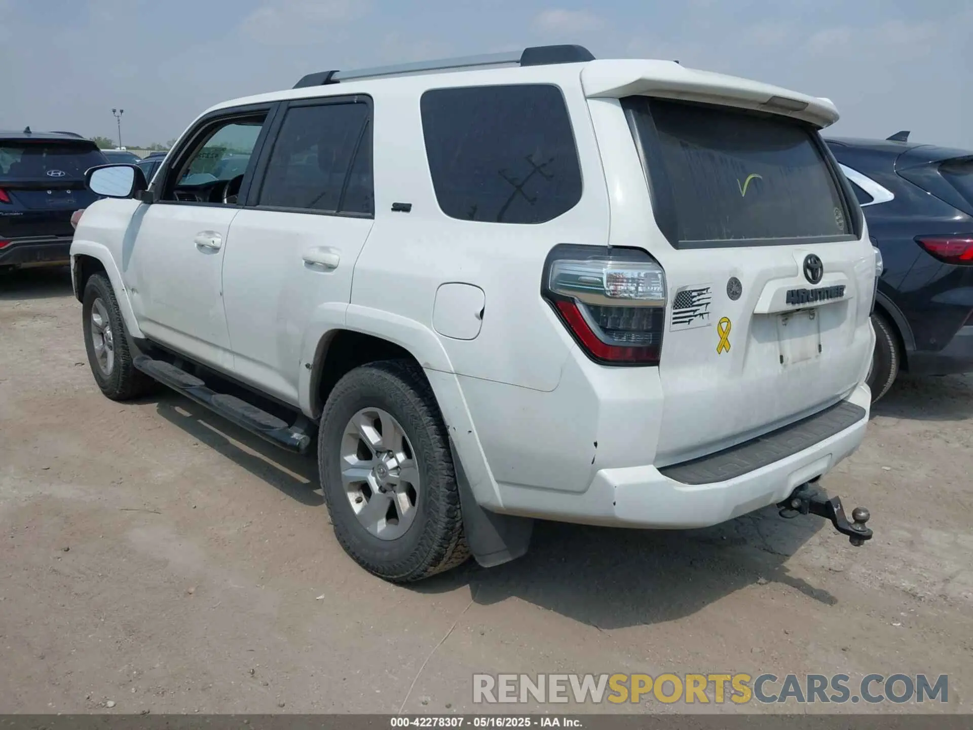 3 fotografías del automóvil dañado JTEZU5JRXK5198643 TOYOTA 4RUNNER 2019