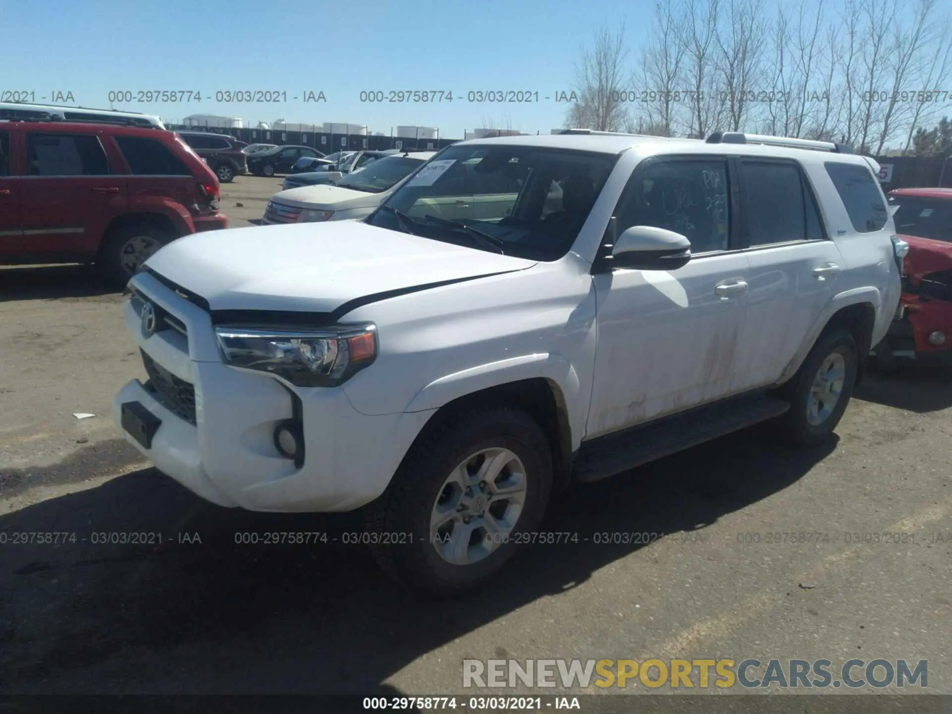 2 fotografías del automóvil dañado JTEBU5JR0L5789700 TOYOTA 4RUNNER 2020