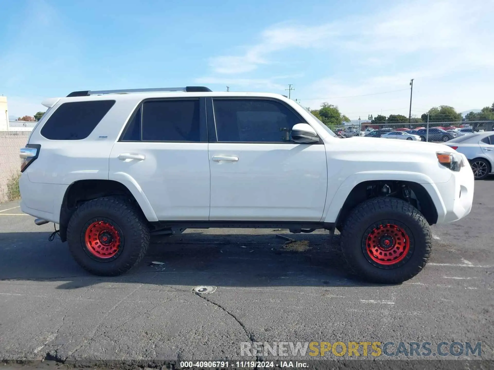 13 fotografías del automóvil dañado JTEBU5JR0L5791477 TOYOTA 4RUNNER 2020