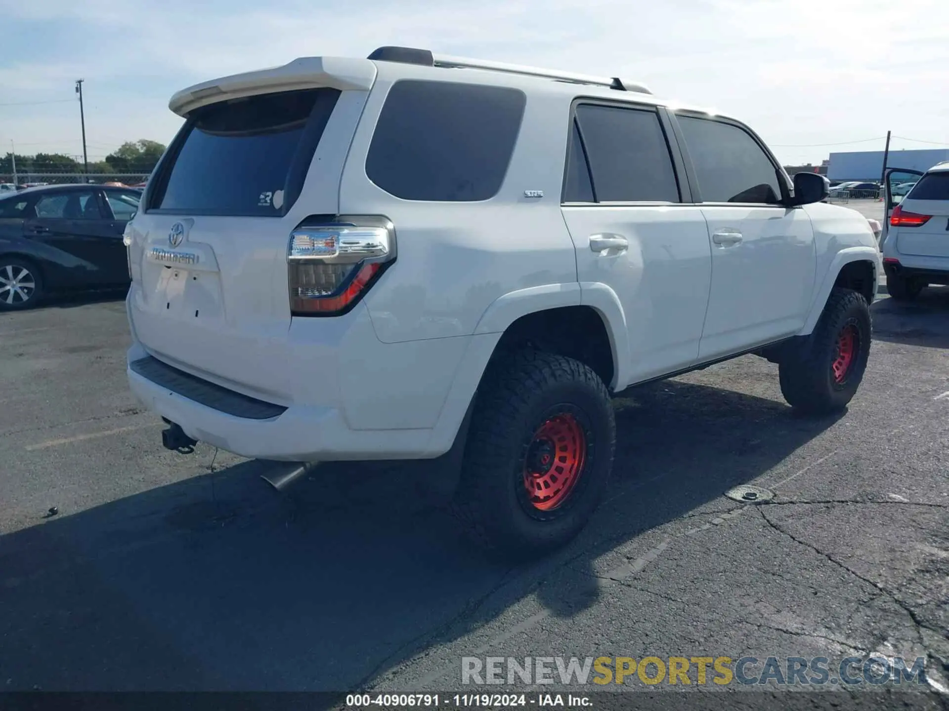 4 fotografías del automóvil dañado JTEBU5JR0L5791477 TOYOTA 4RUNNER 2020