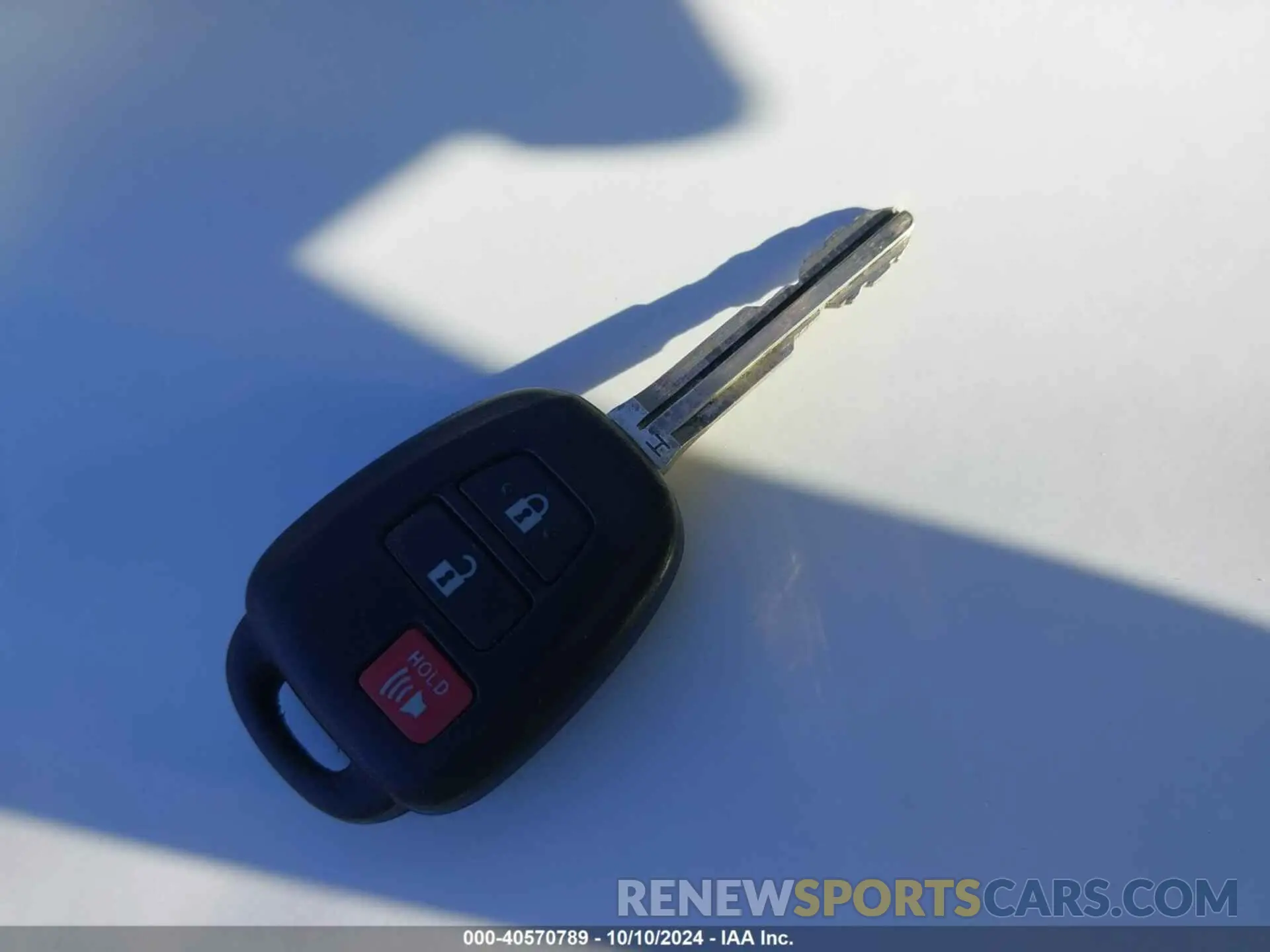 11 fotografías del automóvil dañado JTEBU5JR1L5744748 TOYOTA 4RUNNER 2020