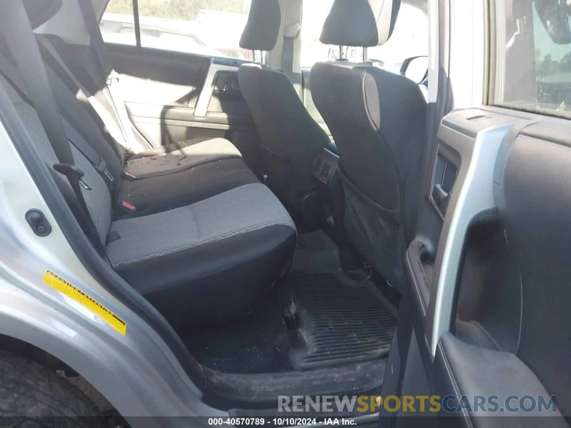 8 fotografías del automóvil dañado JTEBU5JR1L5744748 TOYOTA 4RUNNER 2020