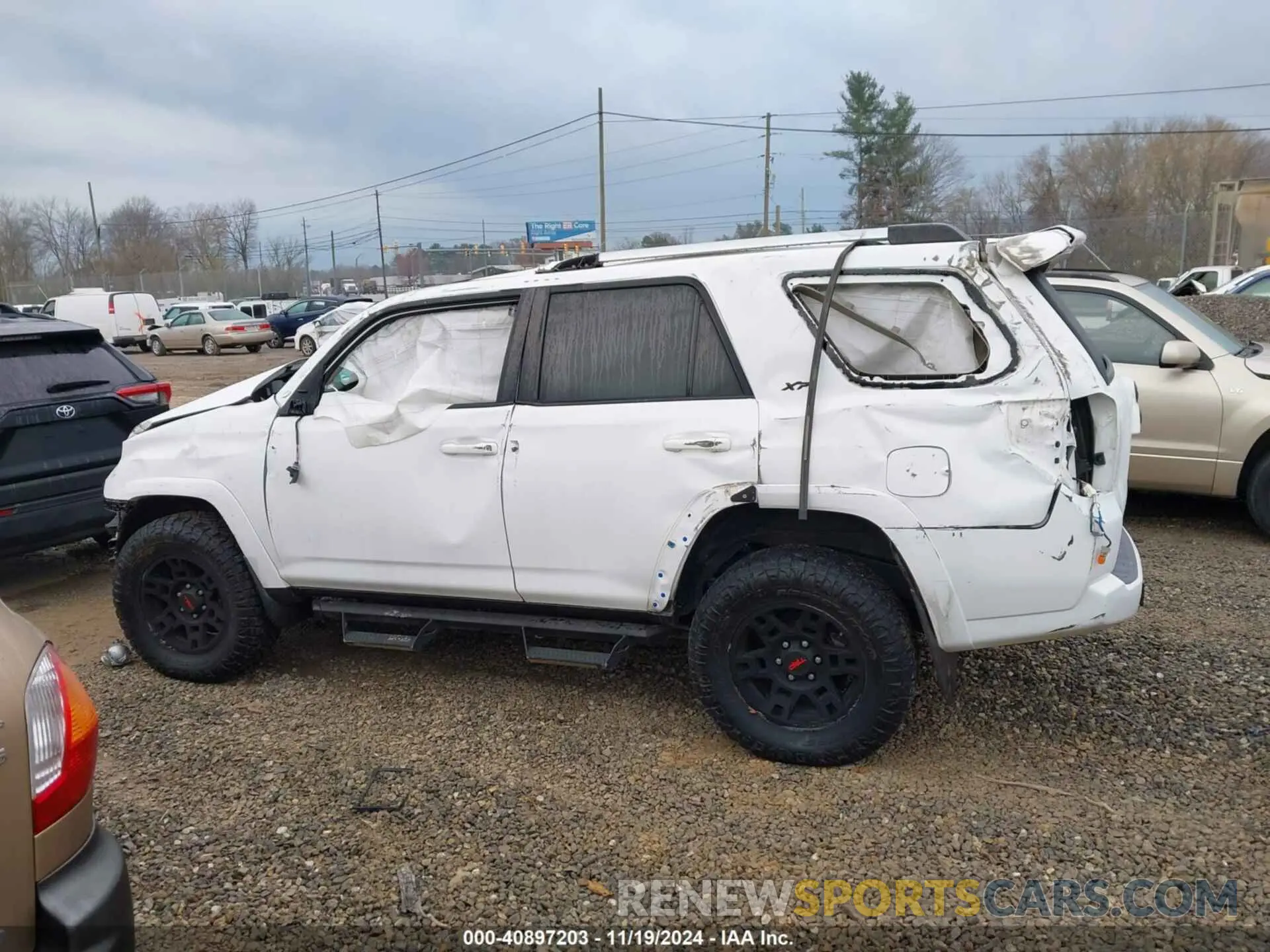 14 fotografías del automóvil dañado JTEBU5JR1L5761159 TOYOTA 4RUNNER 2020