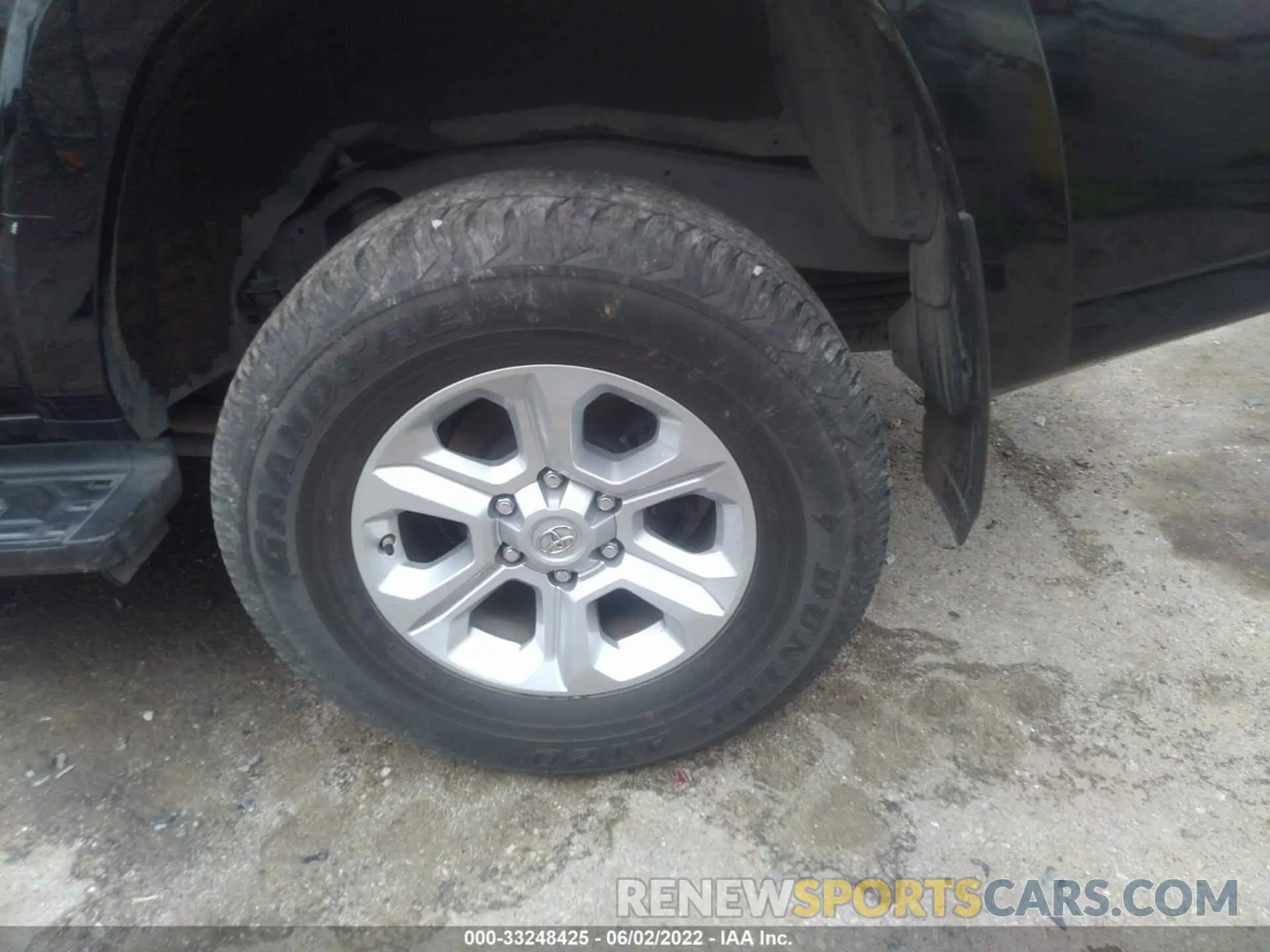 13 fotografías del automóvil dañado JTEBU5JR1L5772985 TOYOTA 4RUNNER 2020