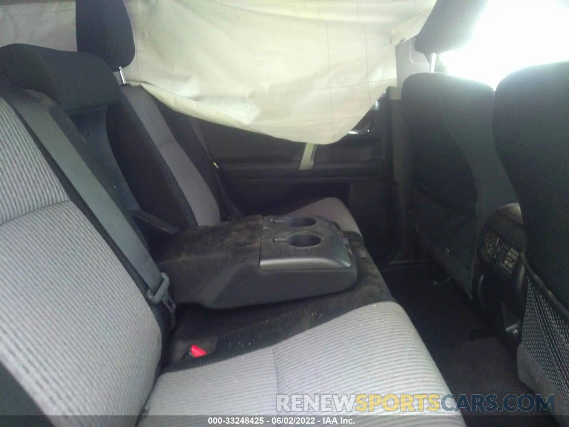 8 fotografías del automóvil dañado JTEBU5JR1L5772985 TOYOTA 4RUNNER 2020