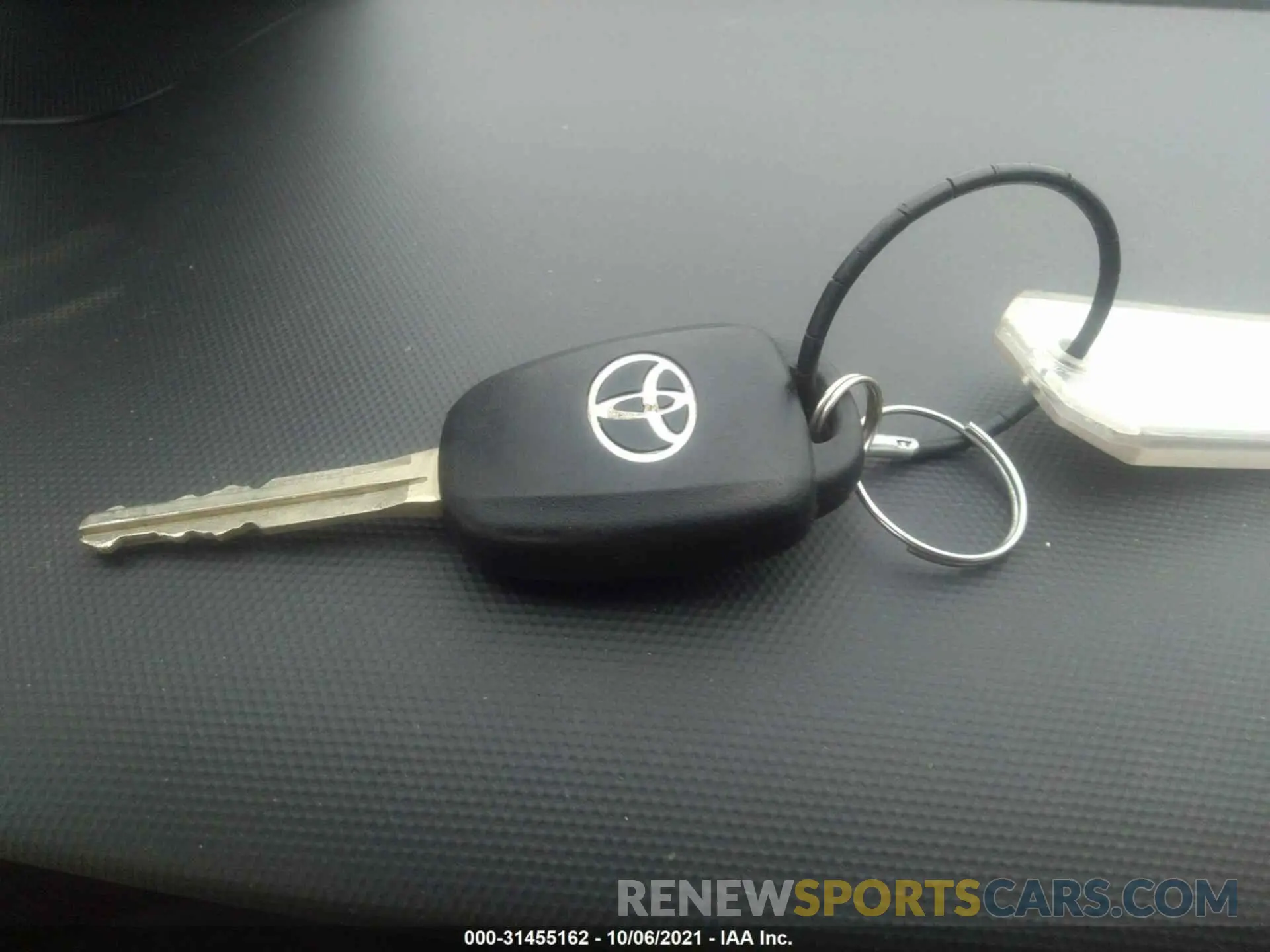 11 fotografías del automóvil dañado JTEBU5JR1L5785347 TOYOTA 4RUNNER 2020