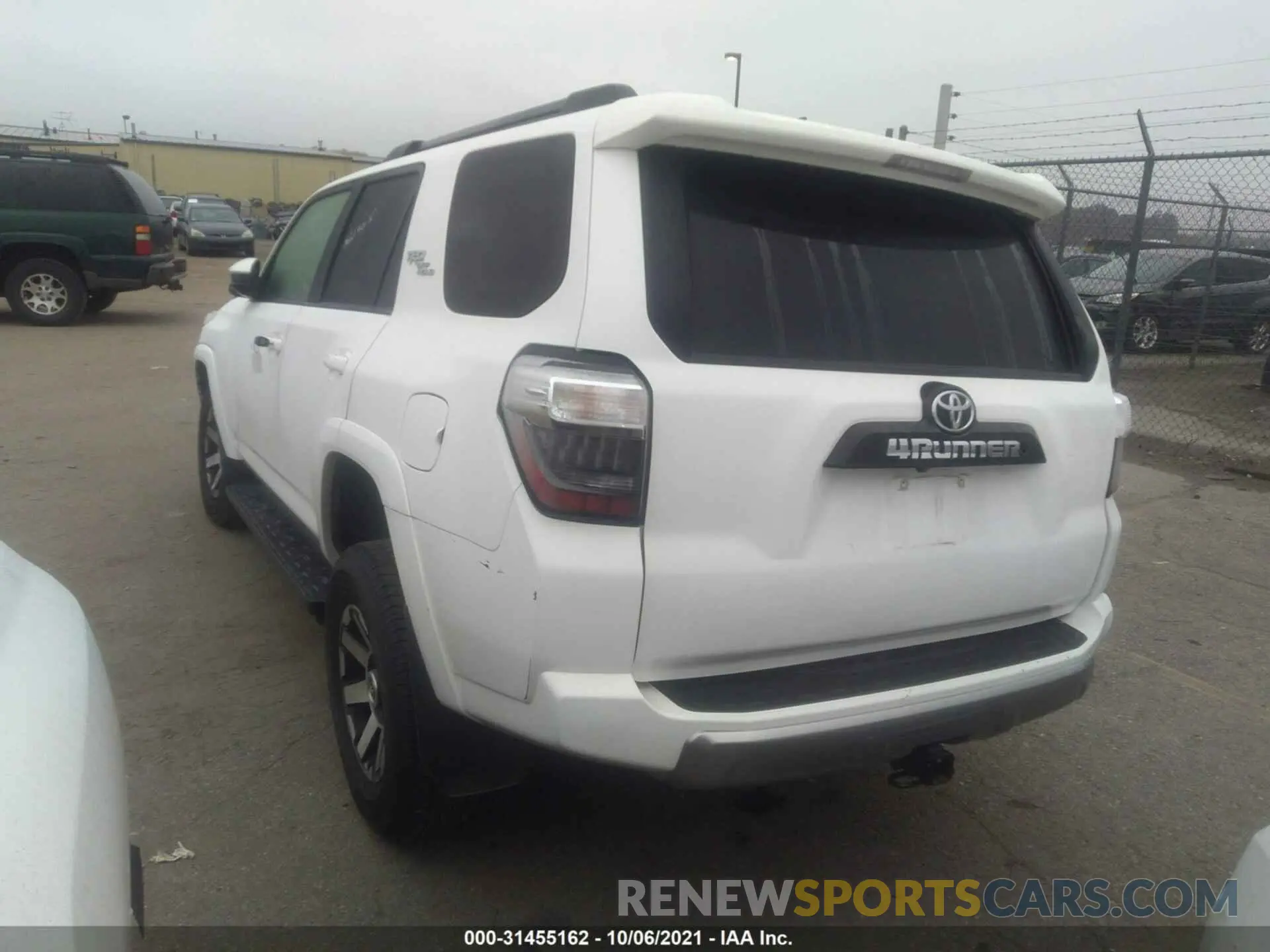 3 fotografías del automóvil dañado JTEBU5JR1L5785347 TOYOTA 4RUNNER 2020