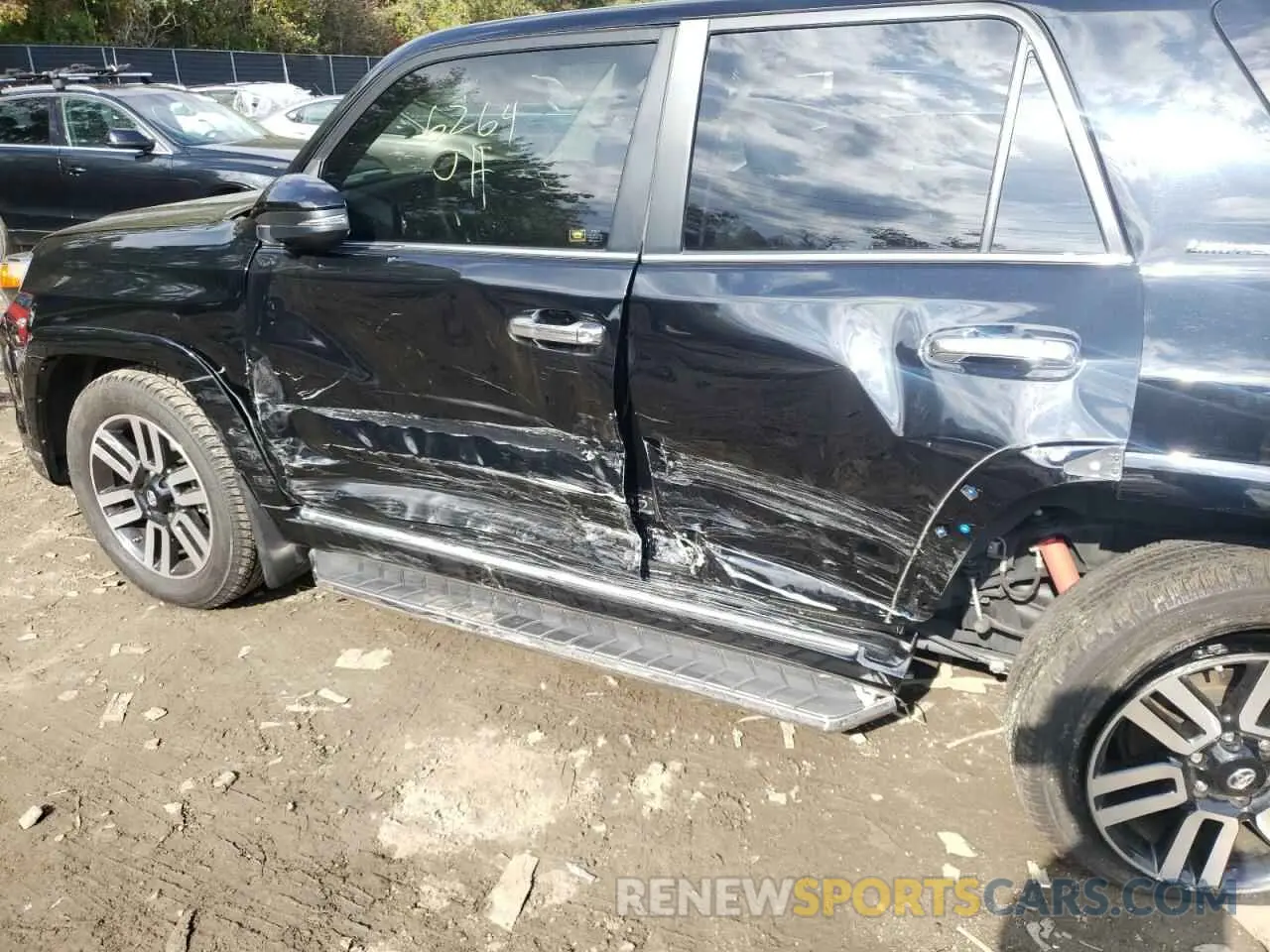 9 fotografías del automóvil dañado JTEBU5JR2L5780433 TOYOTA 4RUNNER 2020