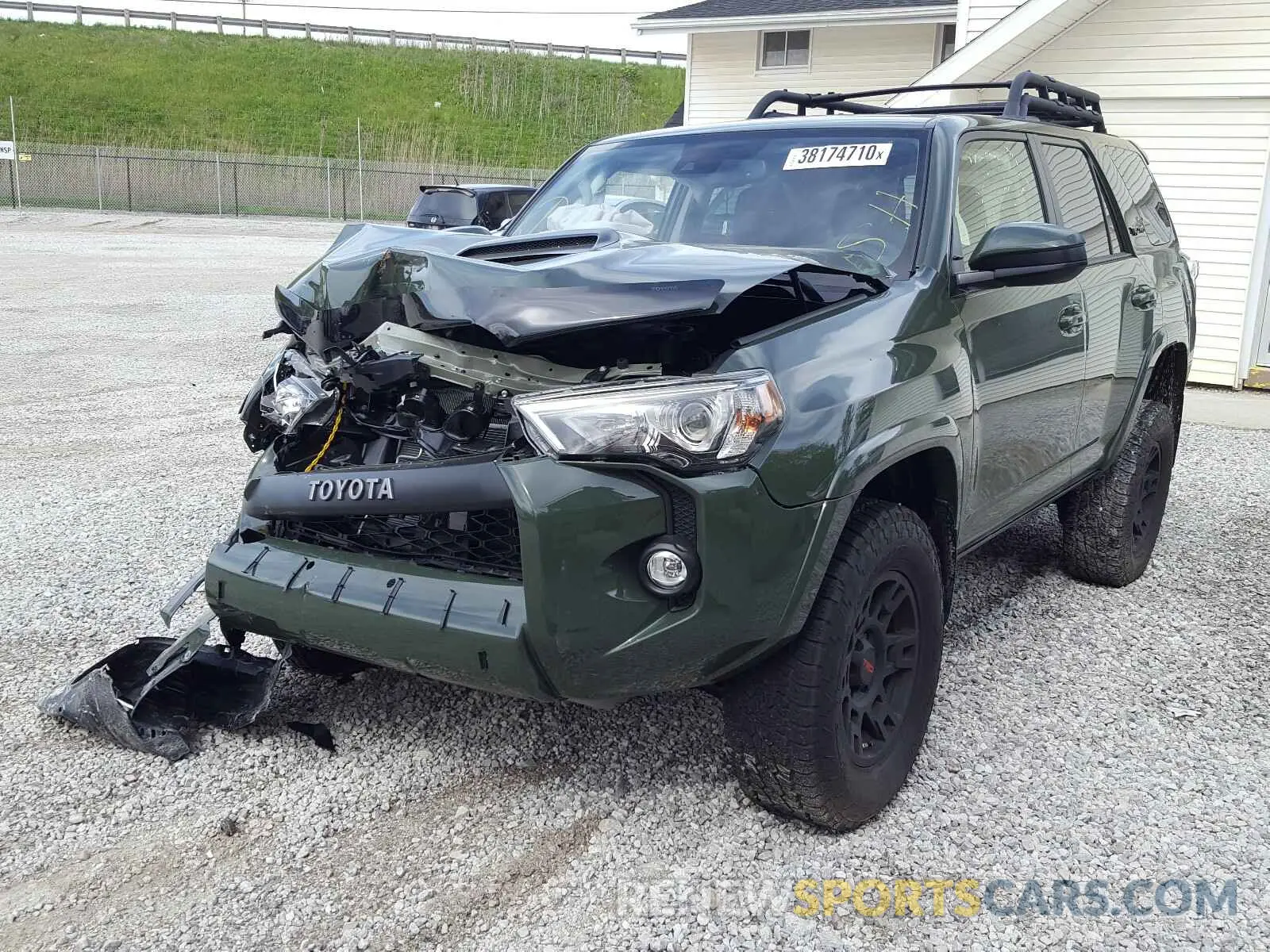 2 fotografías del automóvil dañado JTEBU5JR2L5781646 TOYOTA 4RUNNER 2020