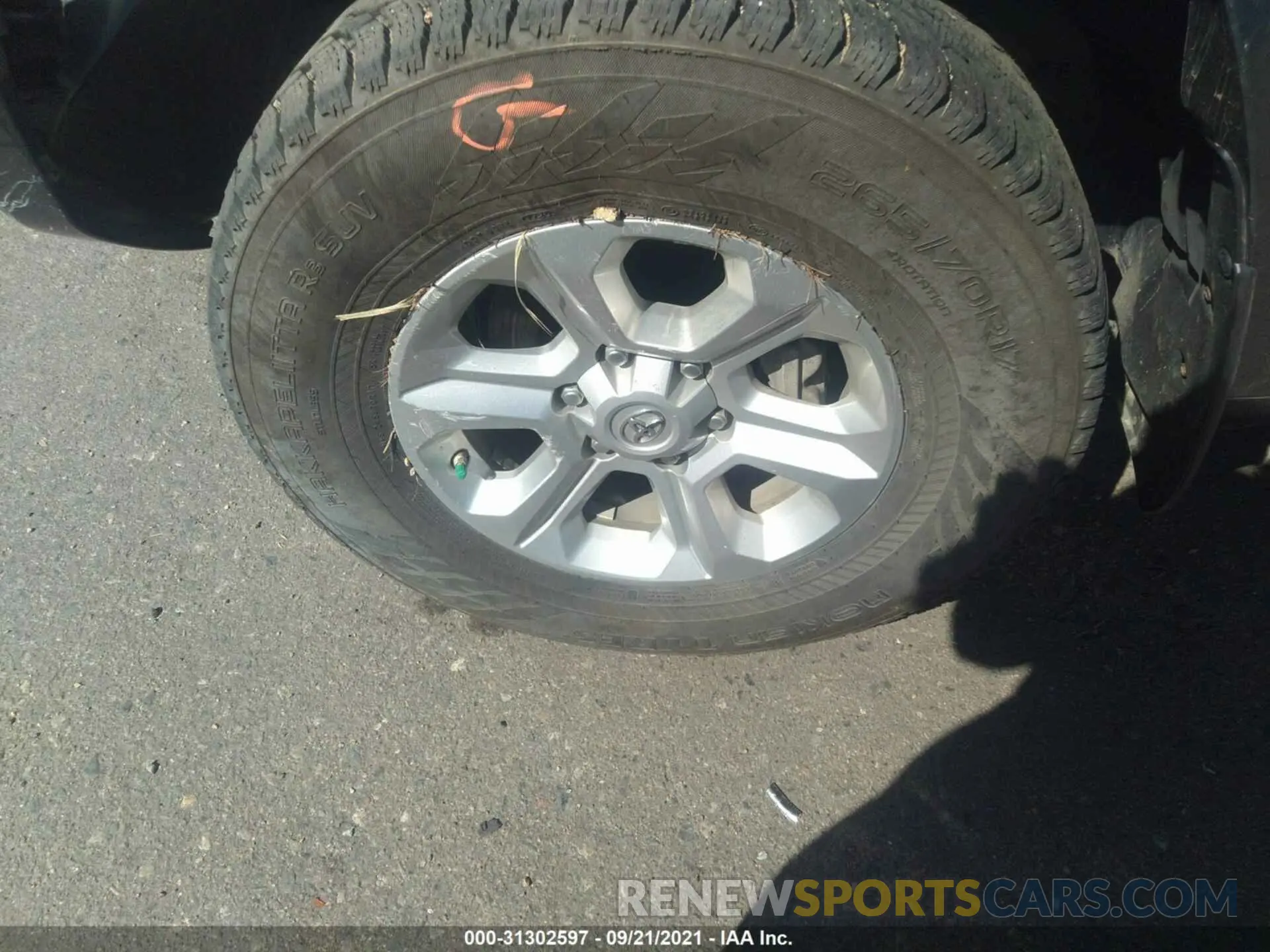 13 fotografías del automóvil dañado JTEBU5JR3L5742886 TOYOTA 4RUNNER 2020