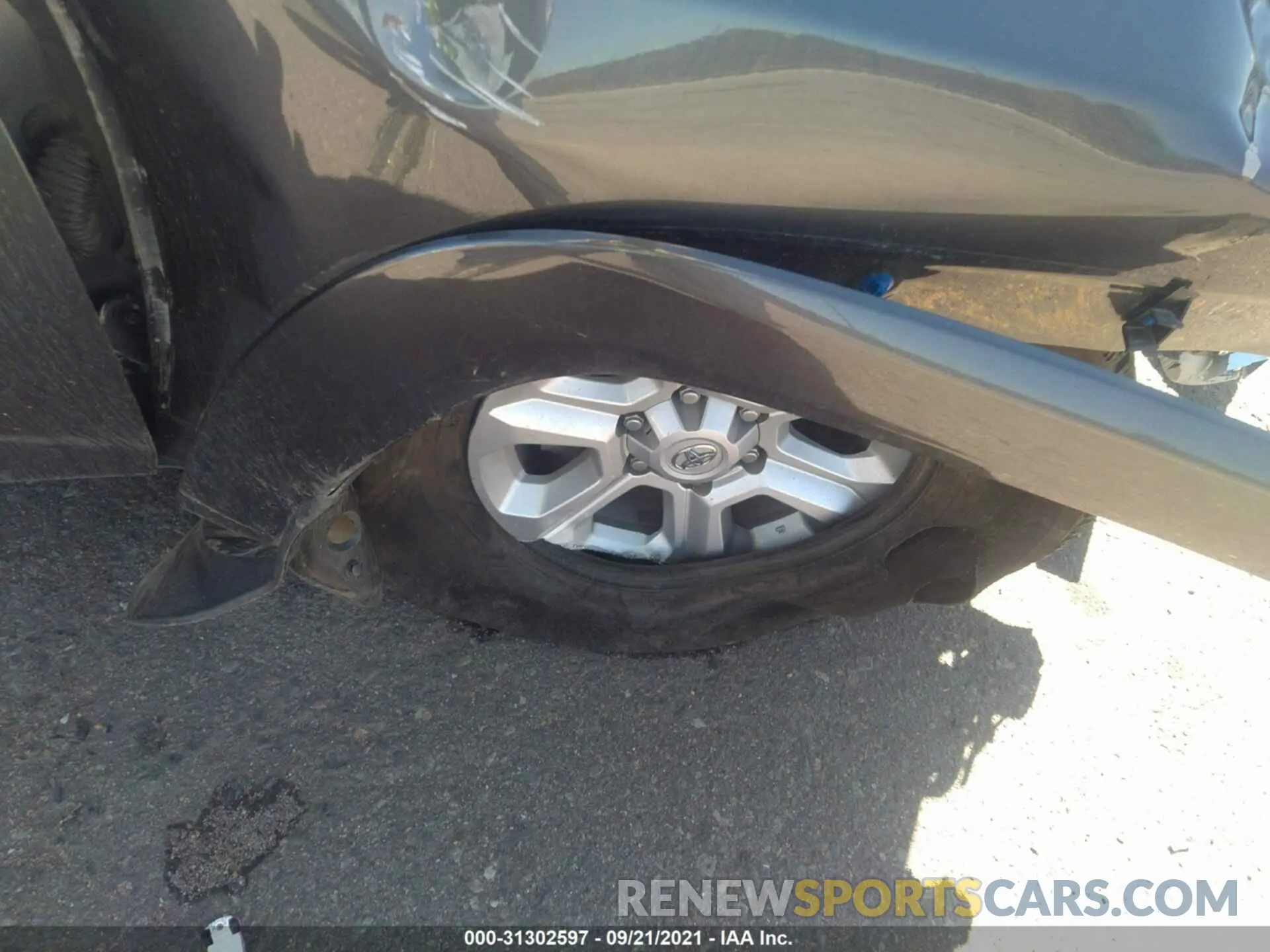 15 fotografías del automóvil dañado JTEBU5JR3L5742886 TOYOTA 4RUNNER 2020