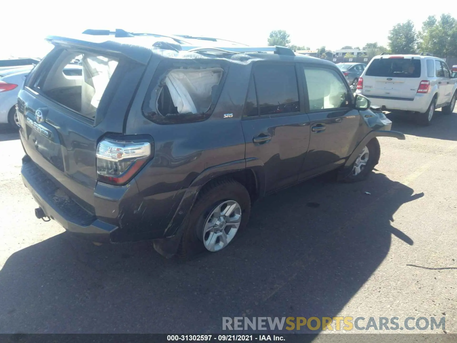 4 fotografías del automóvil dañado JTEBU5JR3L5742886 TOYOTA 4RUNNER 2020