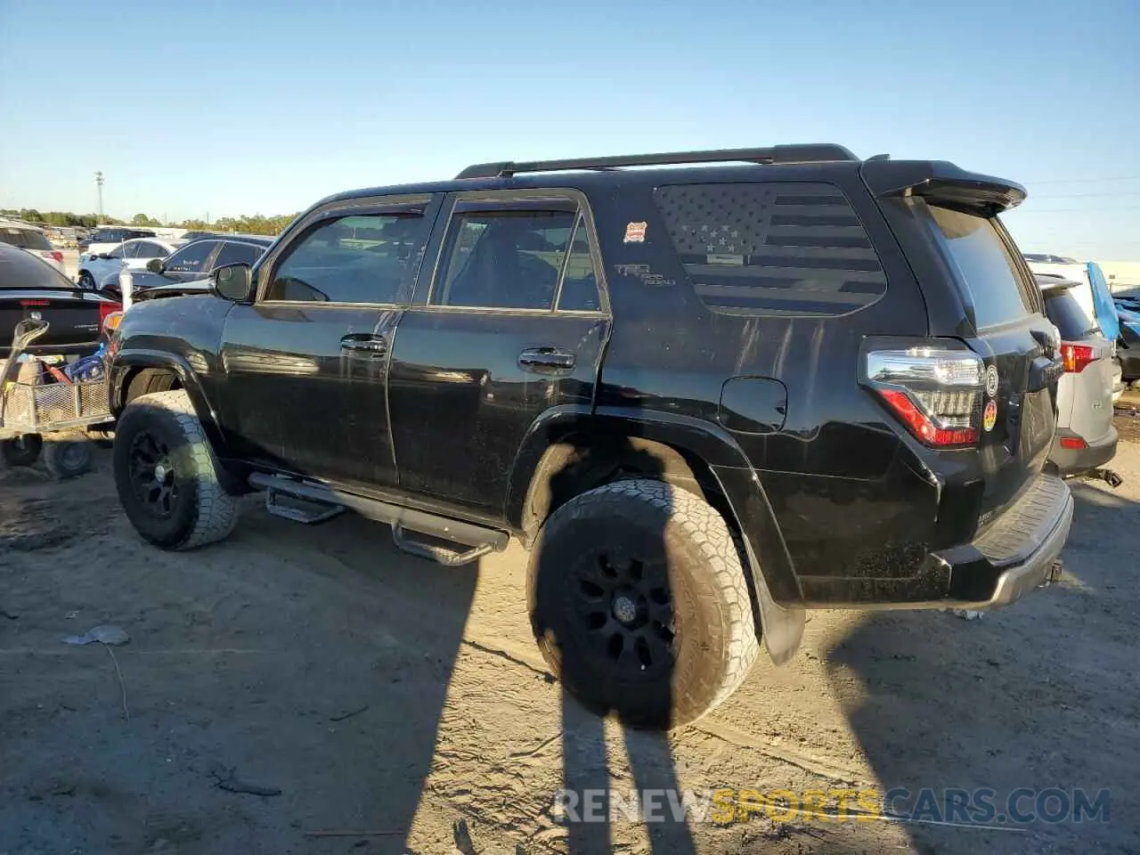 2 fotografías del automóvil dañado JTEBU5JR3L5768887 TOYOTA 4RUNNER 2020