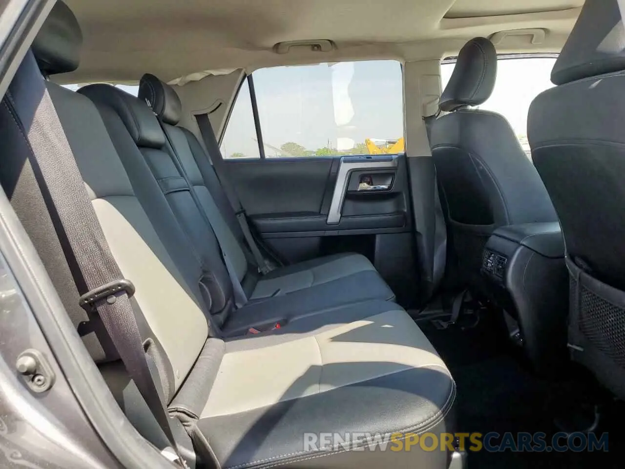 11 fotografías del automóvil dañado JTEBU5JR3L5779632 TOYOTA 4RUNNER 2020