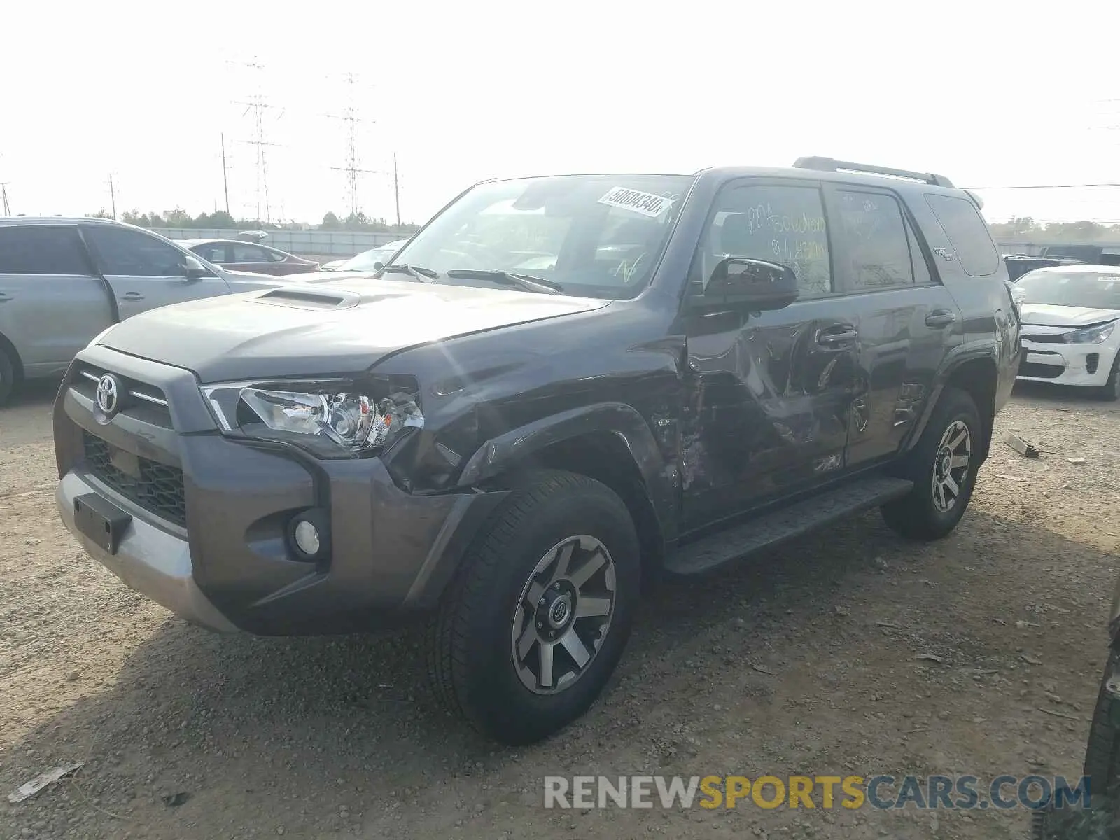 2 fotografías del automóvil dañado JTEBU5JR3L5792980 TOYOTA 4RUNNER 2020